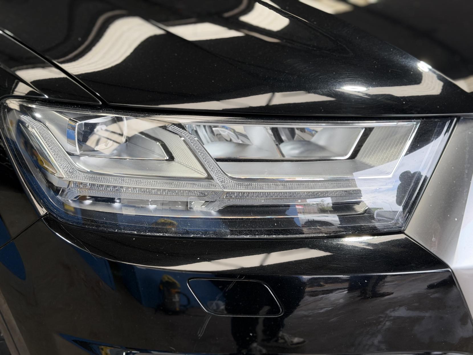 Audi Q7 - Image 9