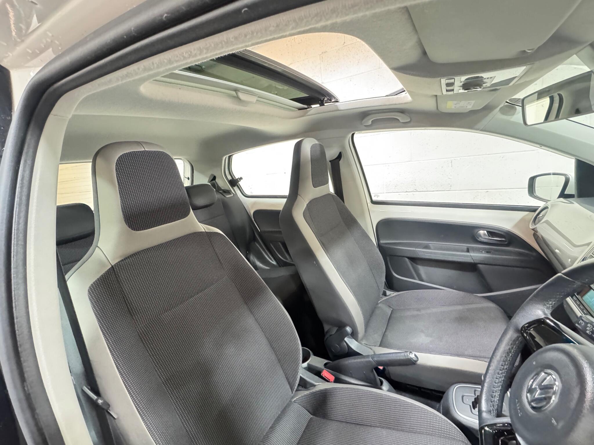 Volkswagen up! - Image 9