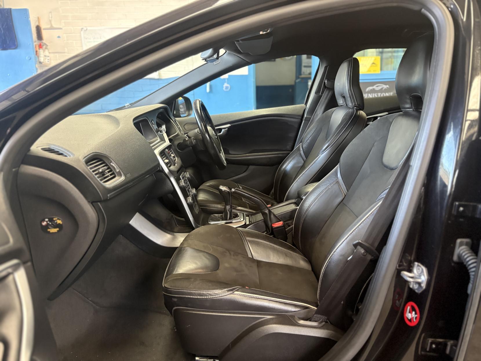 Volvo V40 - Image 16