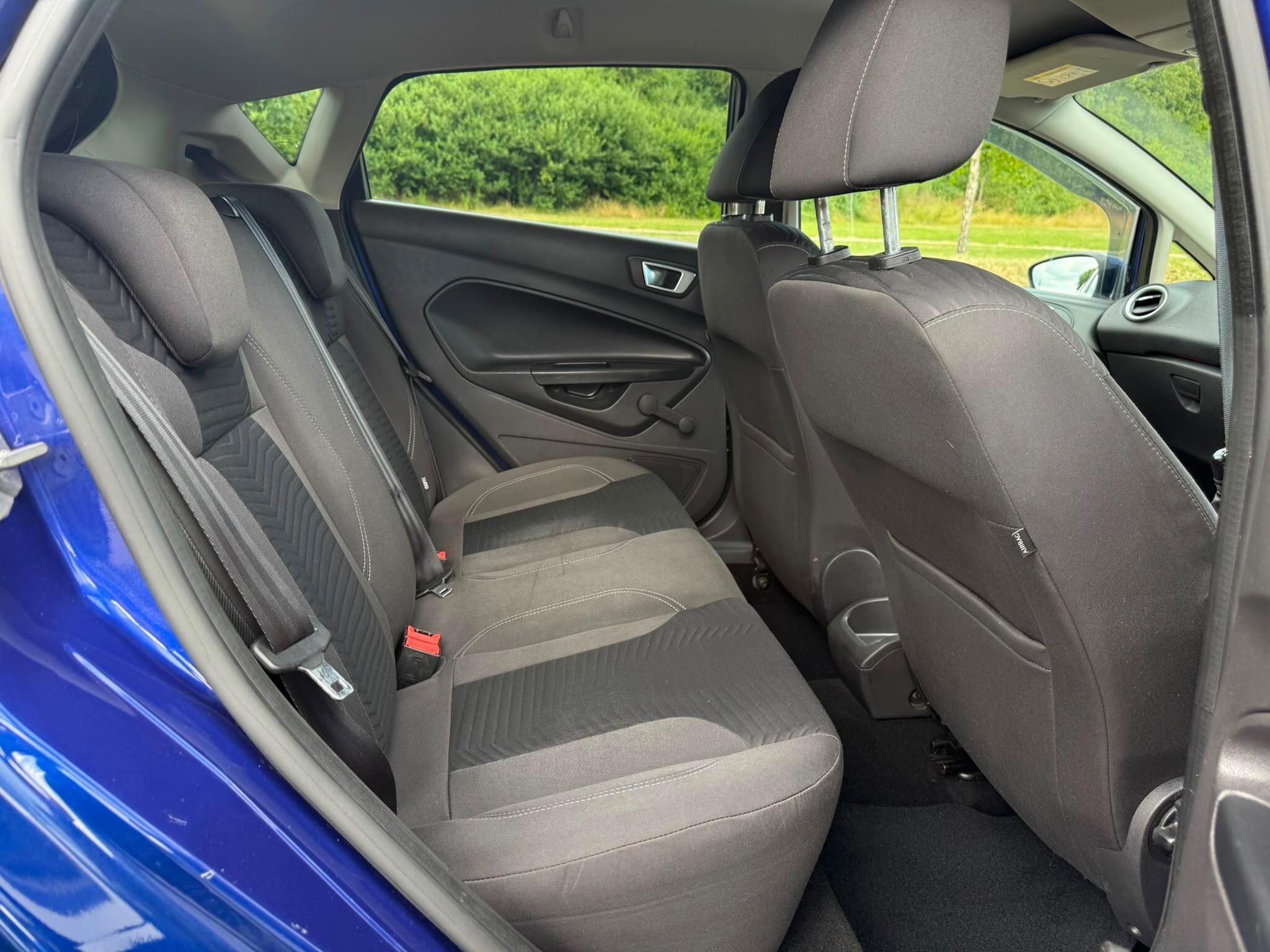 Ford Fiesta - Image 10