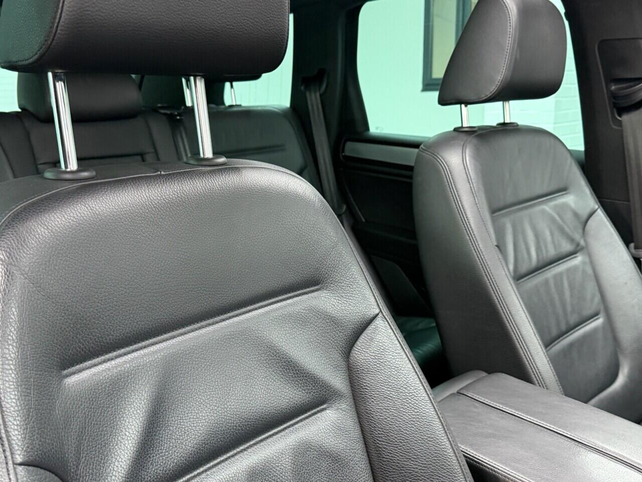 Volkswagen Touareg - Image 16