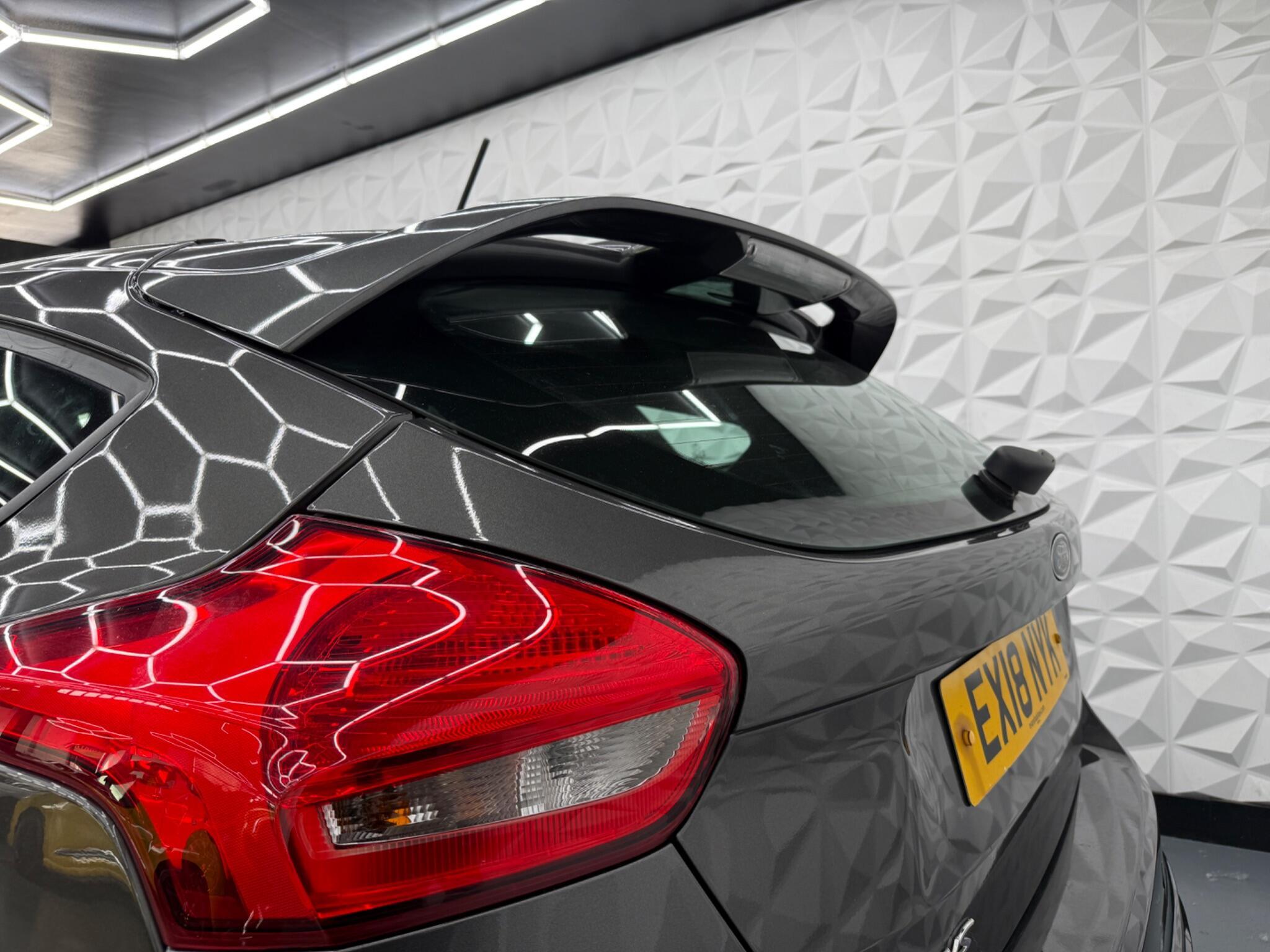 Ford Focus - Image 50
