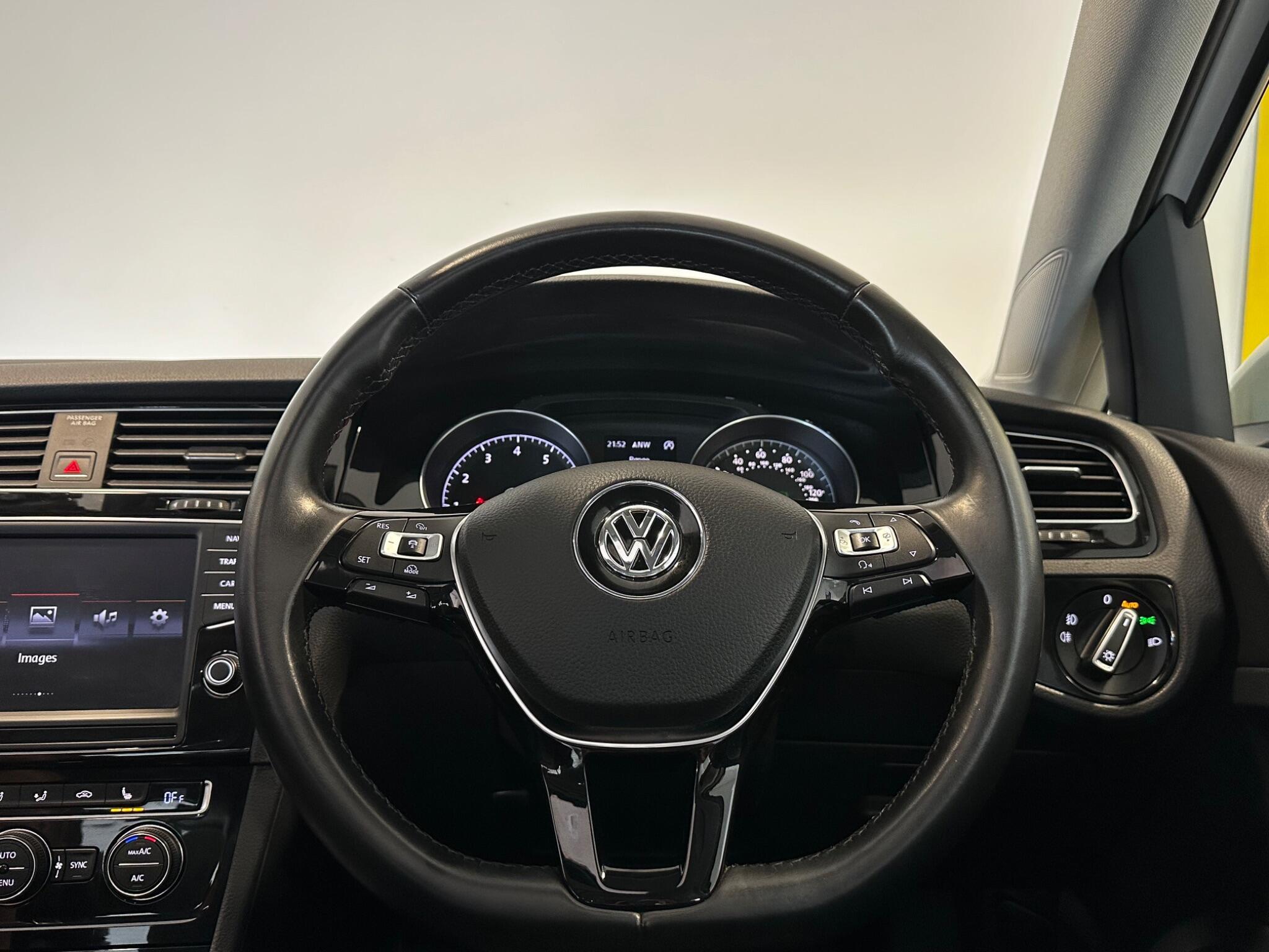 Volkswagen Golf - Image 29