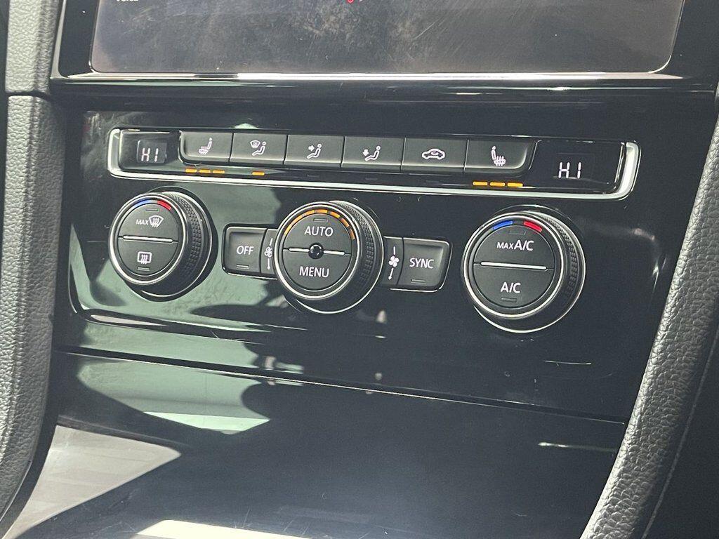 Volkswagen Golf - Image 31