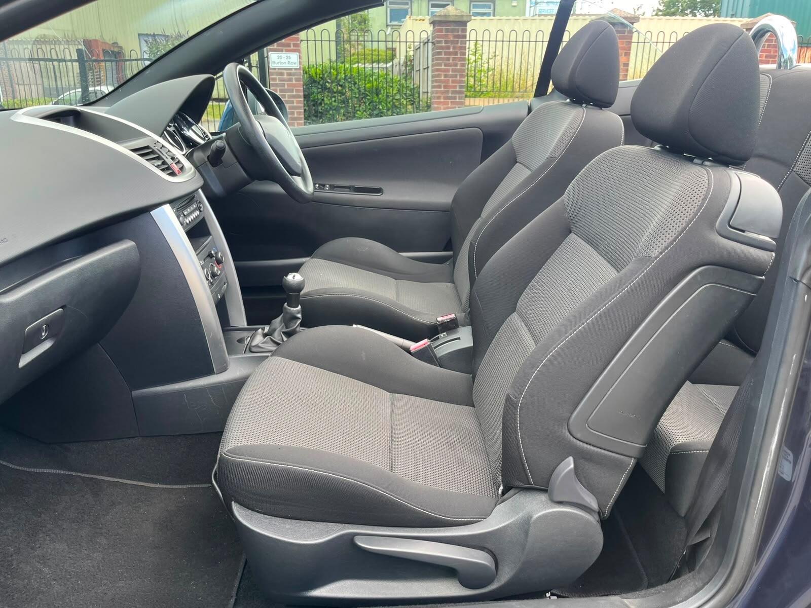 Peugeot 207 CC - Image 15