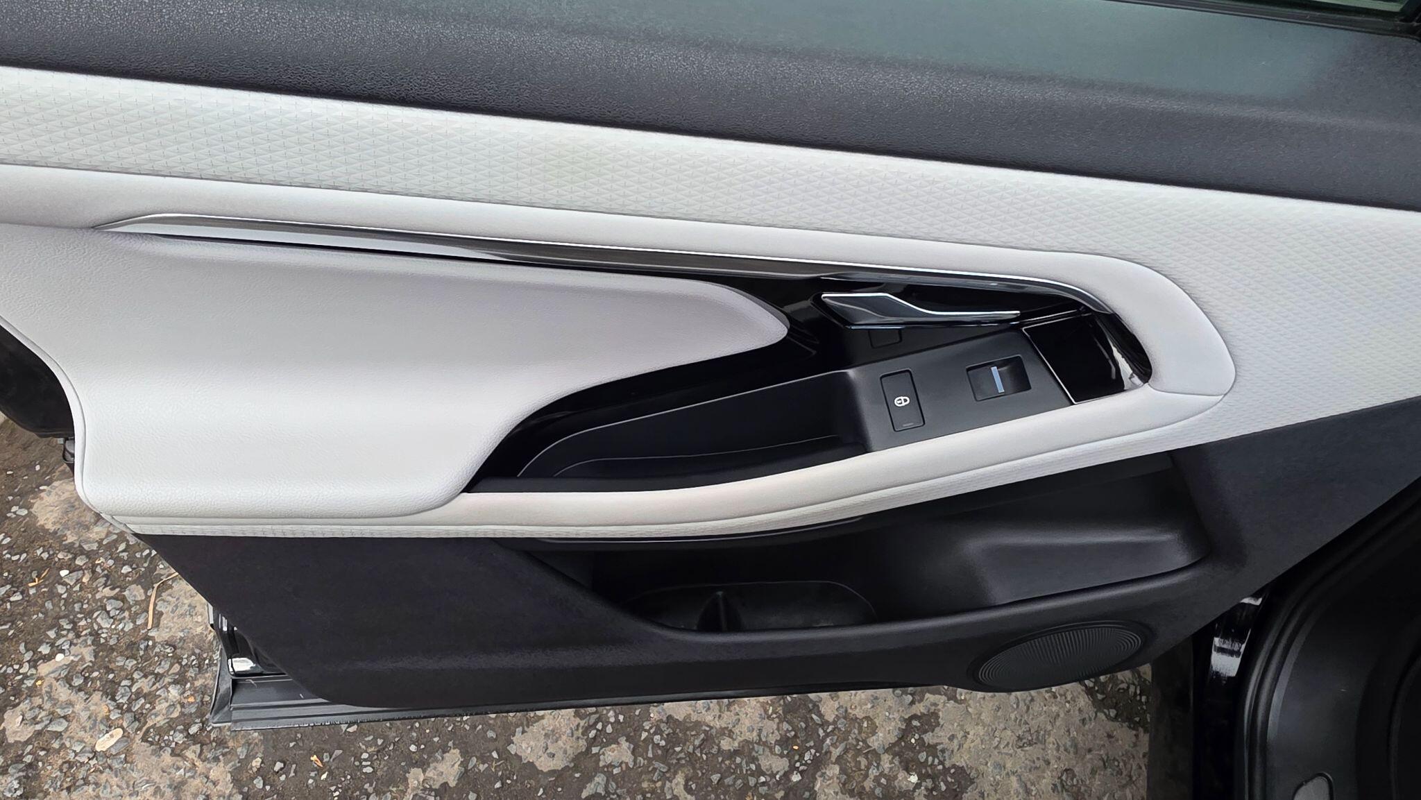 Land Rover Range Rover Evoque - Image 35