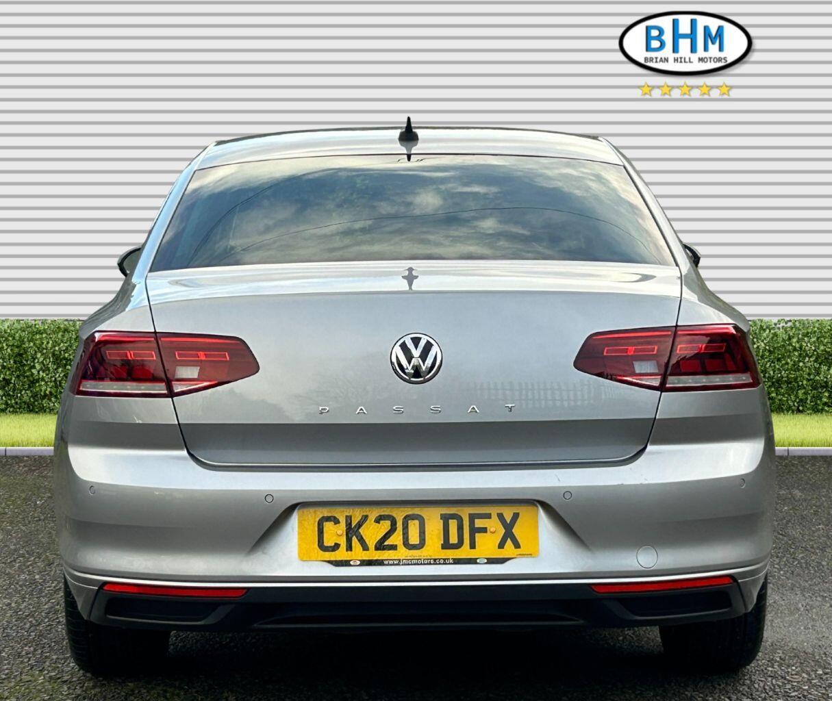 Volkswagen Passat - Image 11