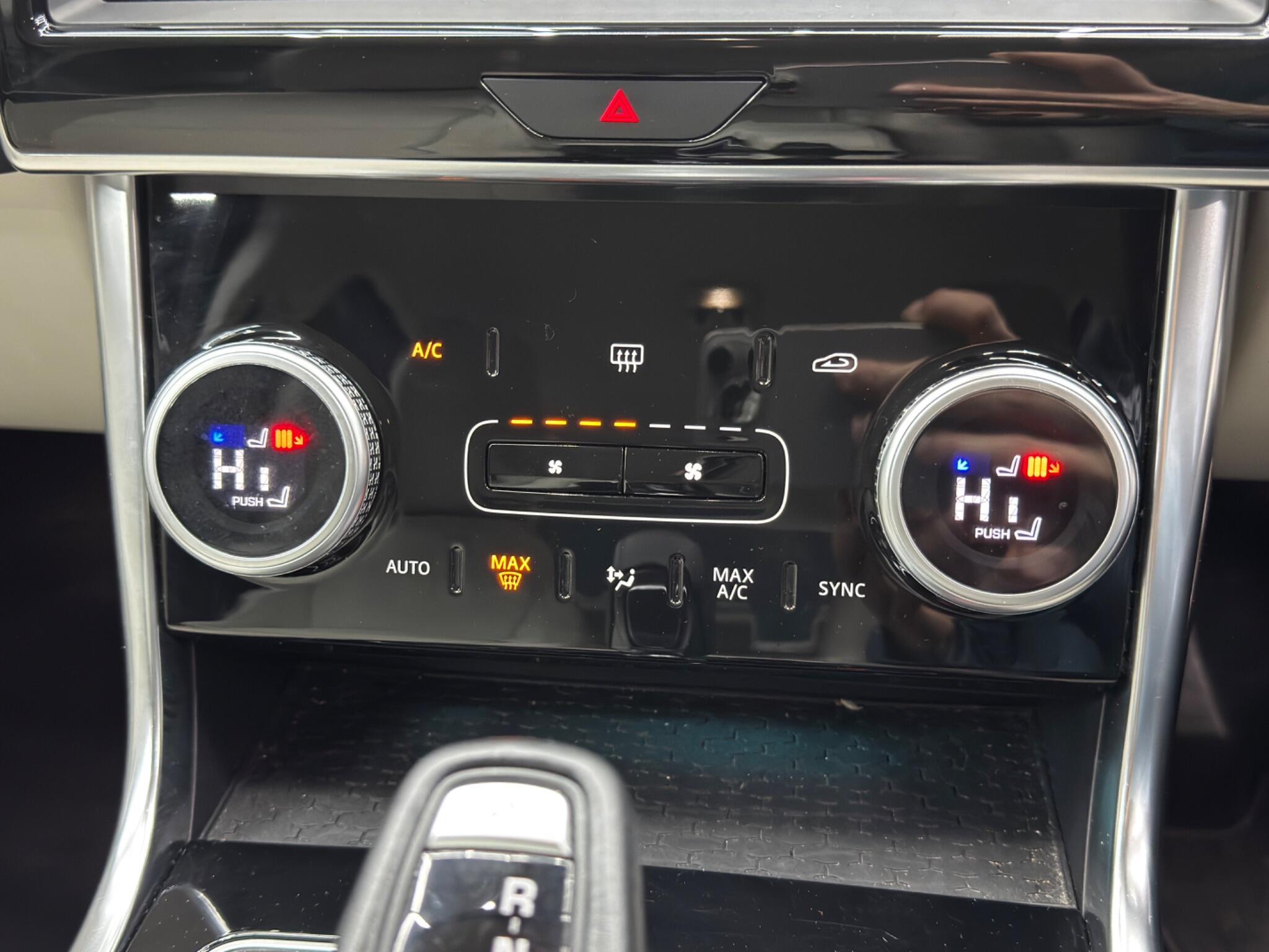 Jaguar XE - Image 27