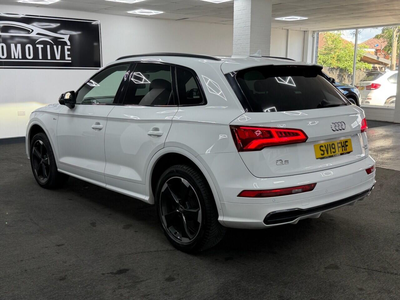 Audi Q5 - Image 6