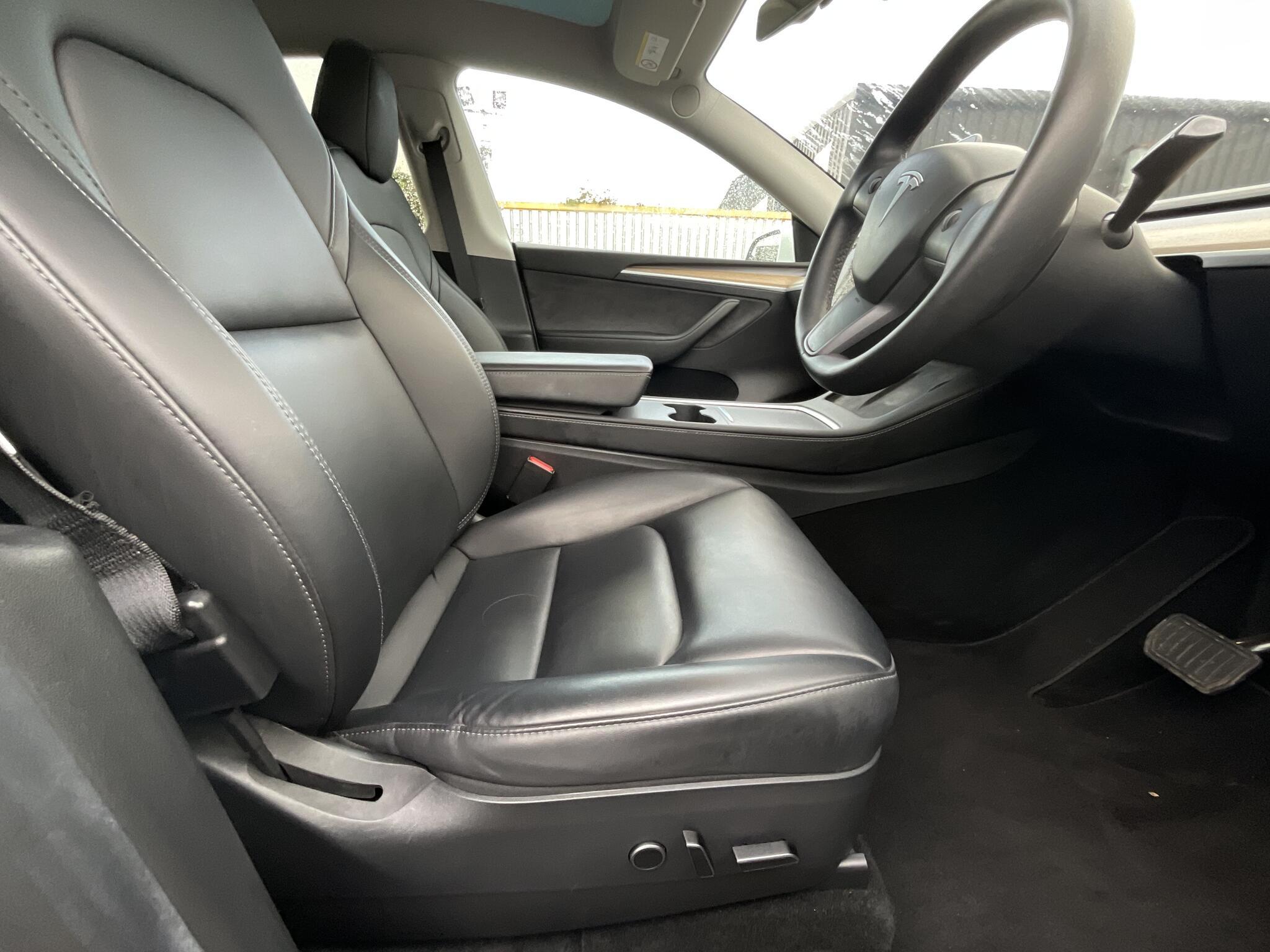Tesla Model Y - Image 9