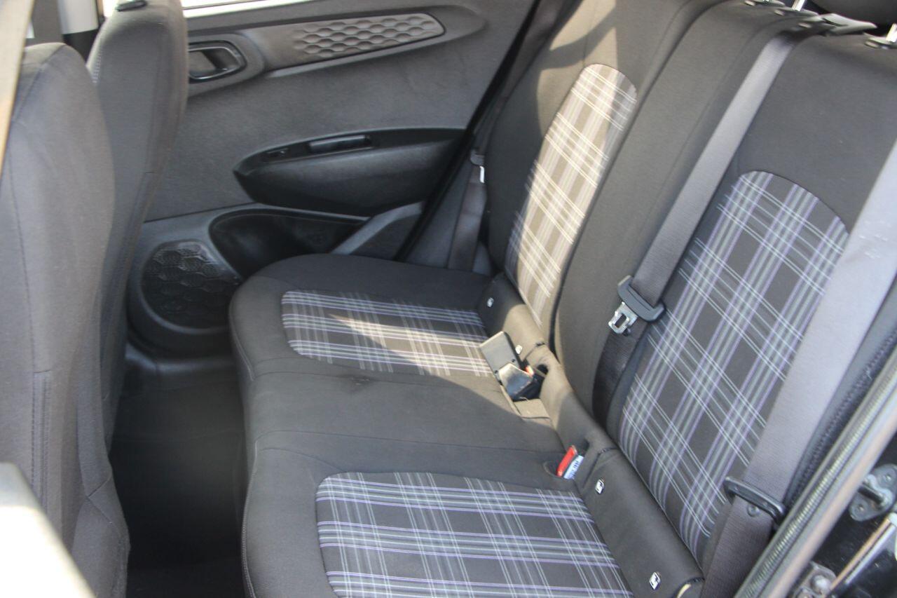 Hyundai i10 - Image 17