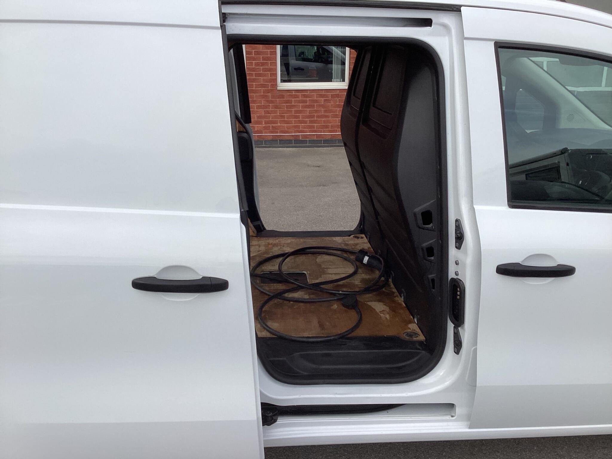 Renault Kangoo - Image 14