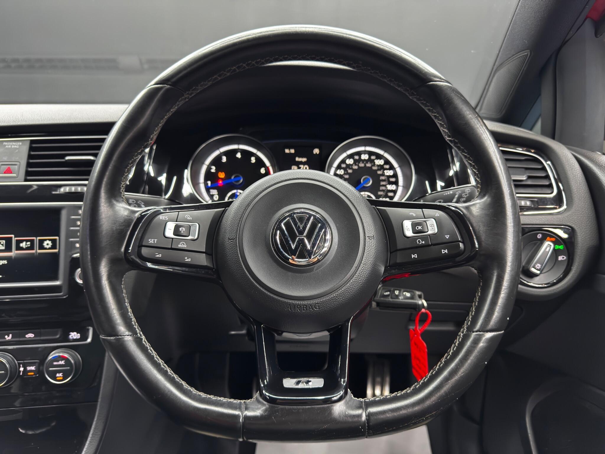 Volkswagen Golf - Image 18