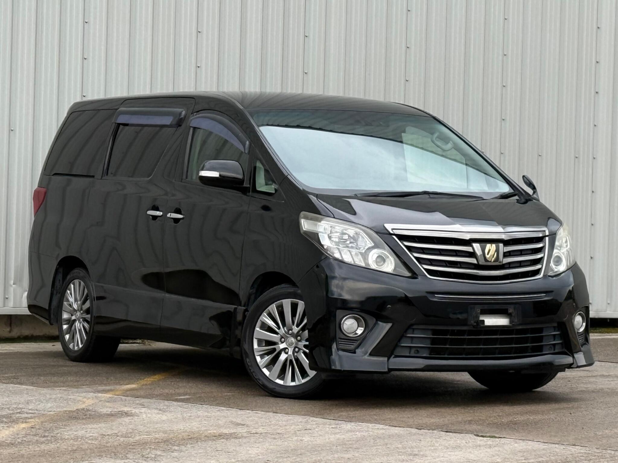 Toyota Alphard - Image 3