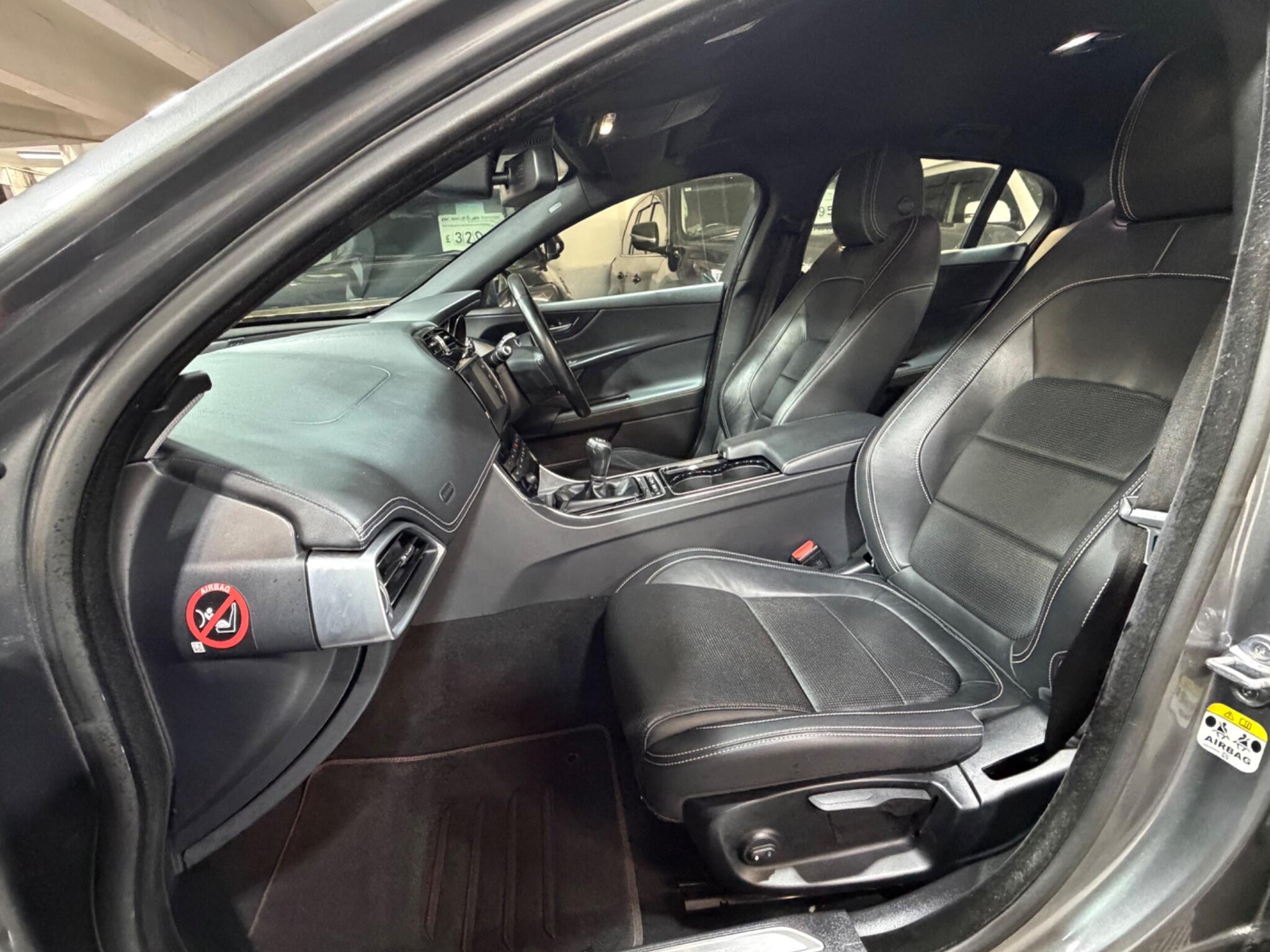 Jaguar XE - Image 9