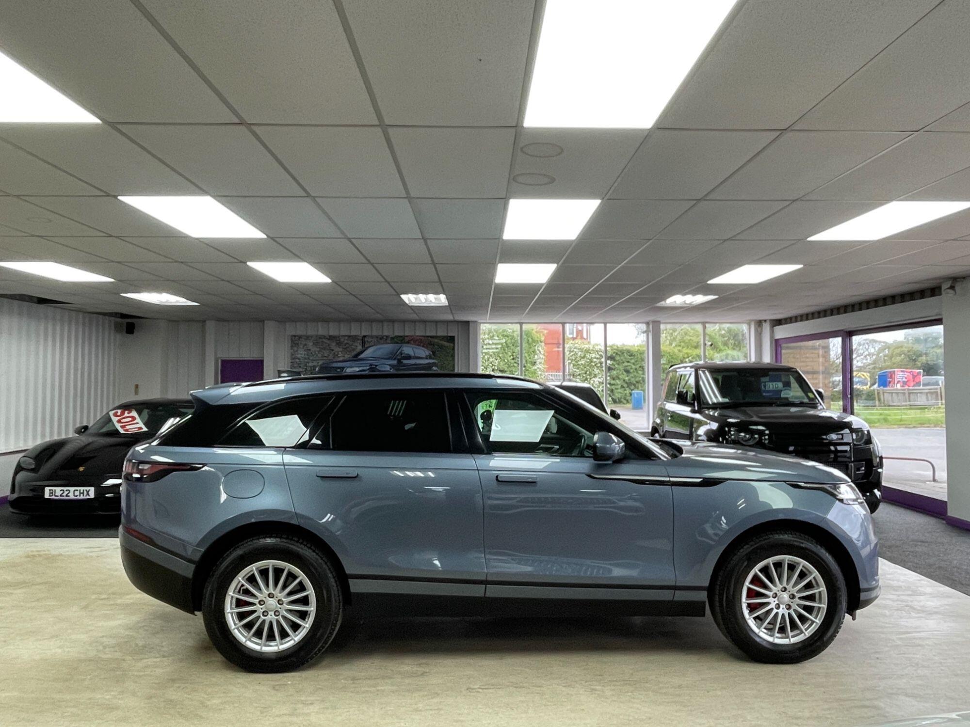 Land Rover Range Rover Velar - Image 12