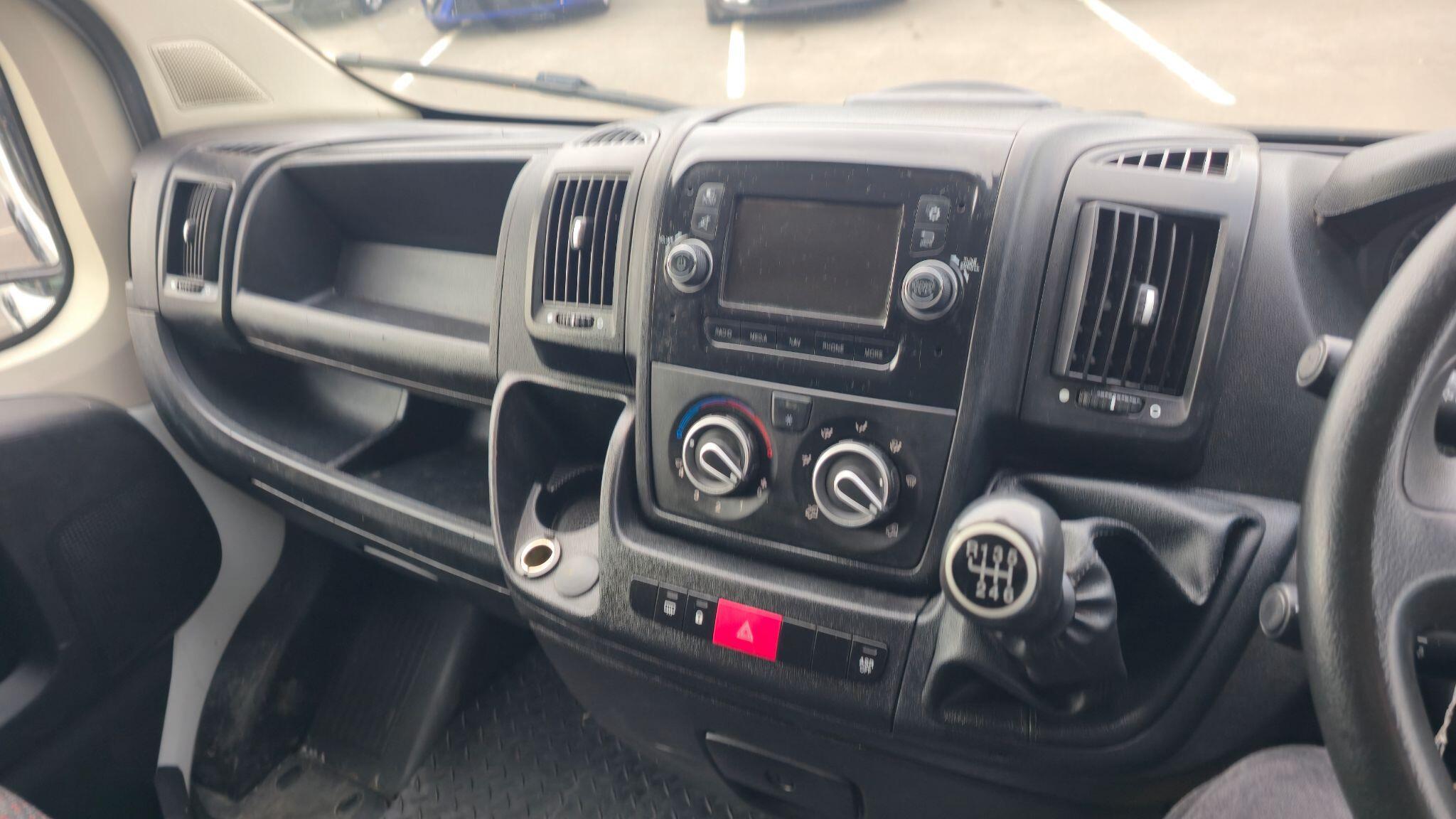 Peugeot Boxer - Image 16