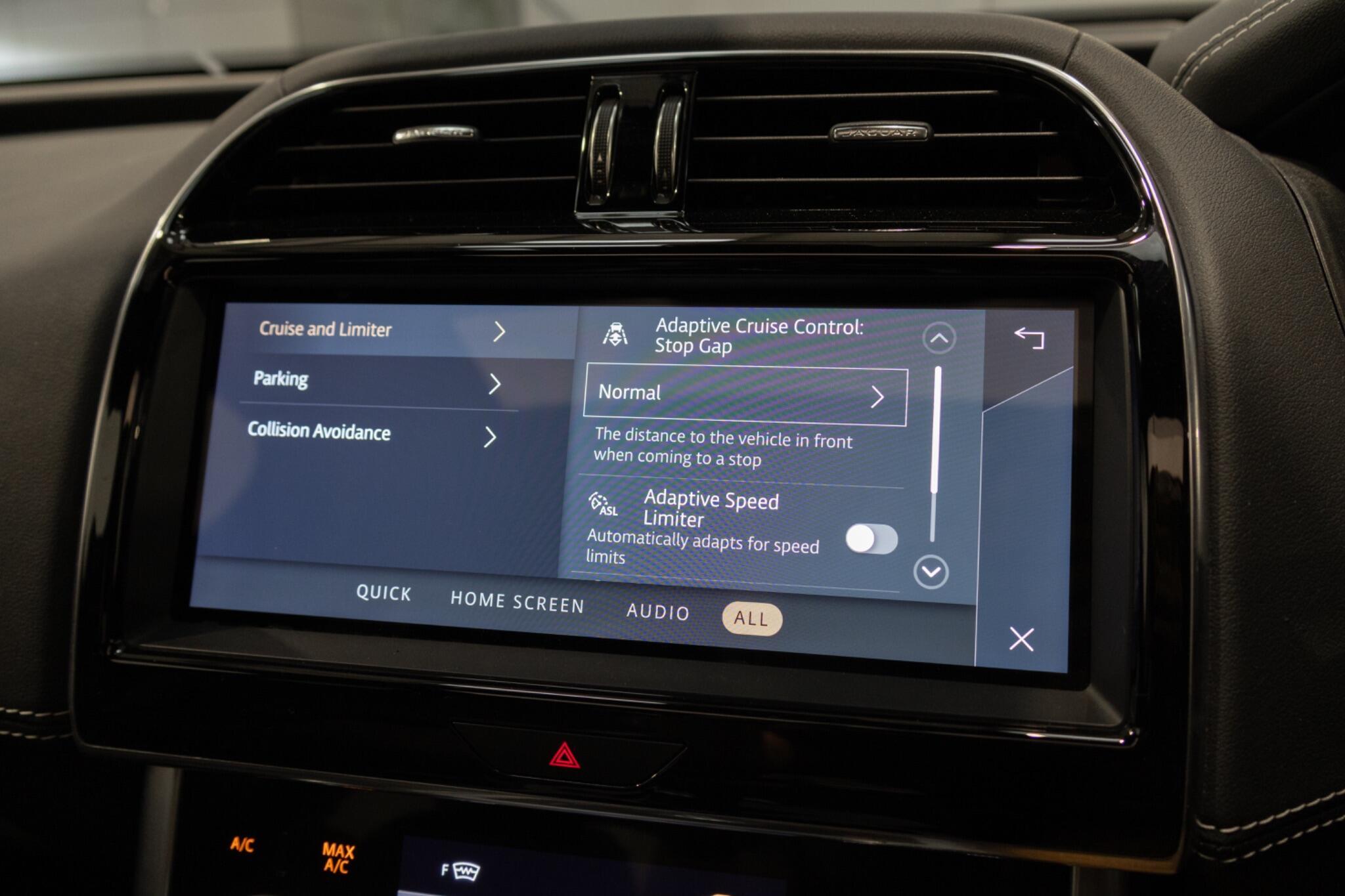 Jaguar XE - Image 20
