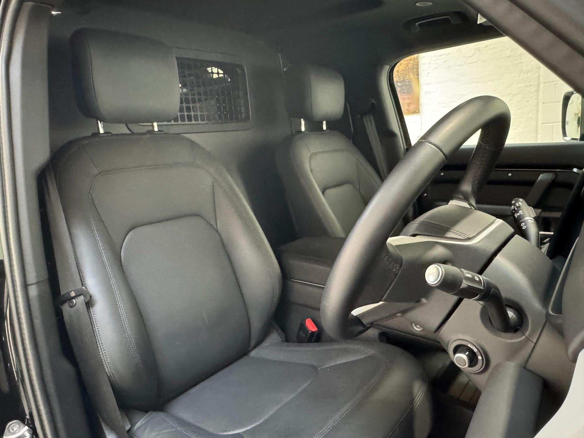 Land Rover Defender 110 - Image 17