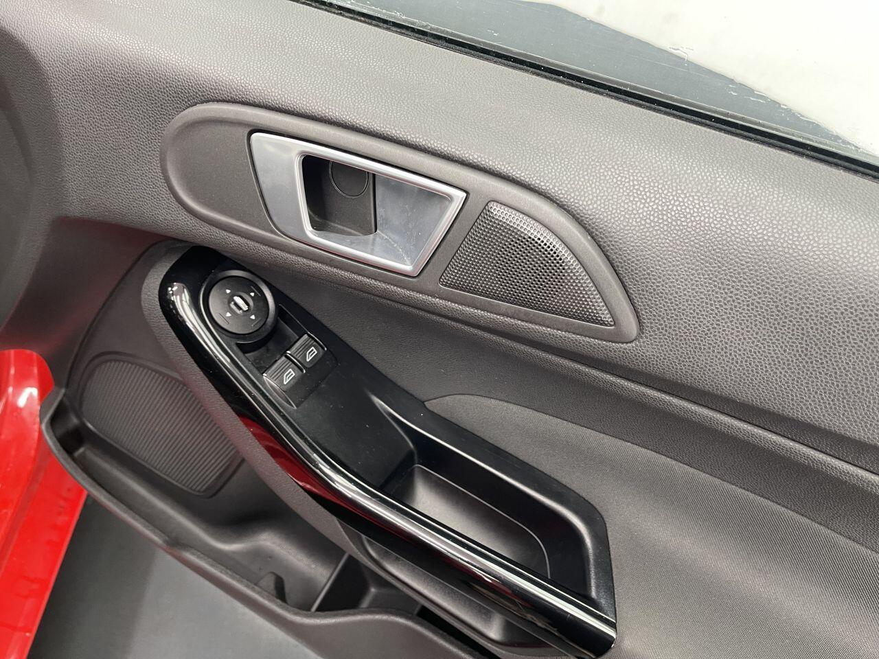 Ford Fiesta - Image 18