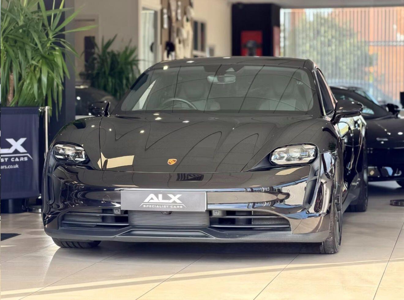 Porsche Taycan - Image 11