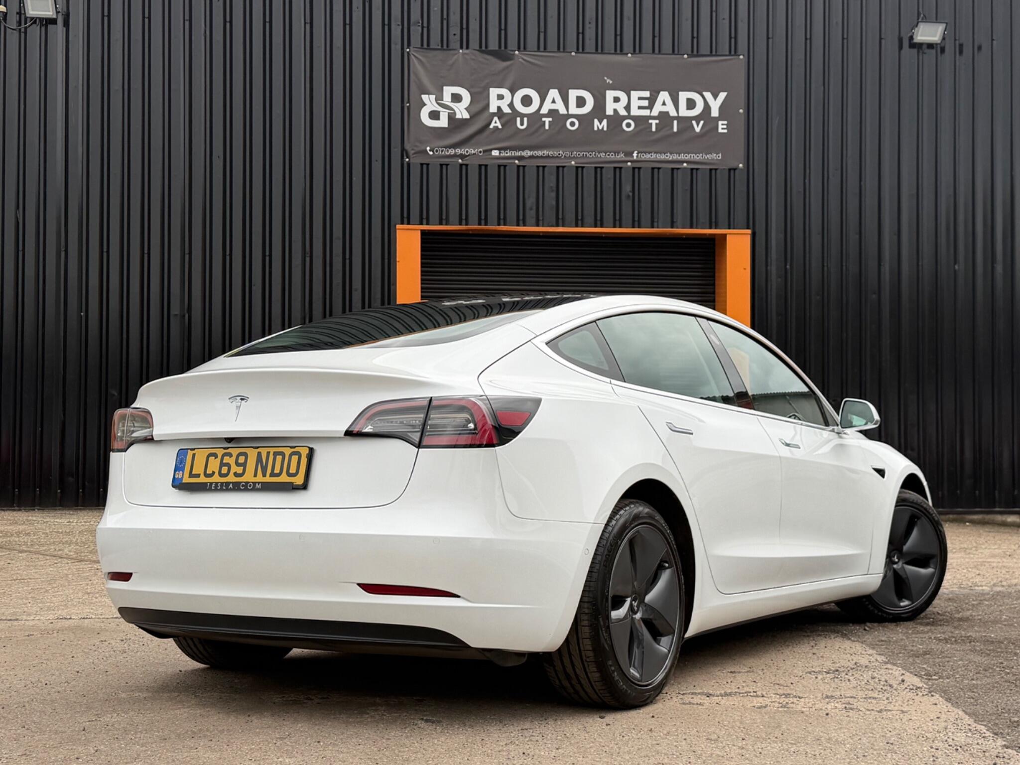 Tesla Model 3 - Image 3