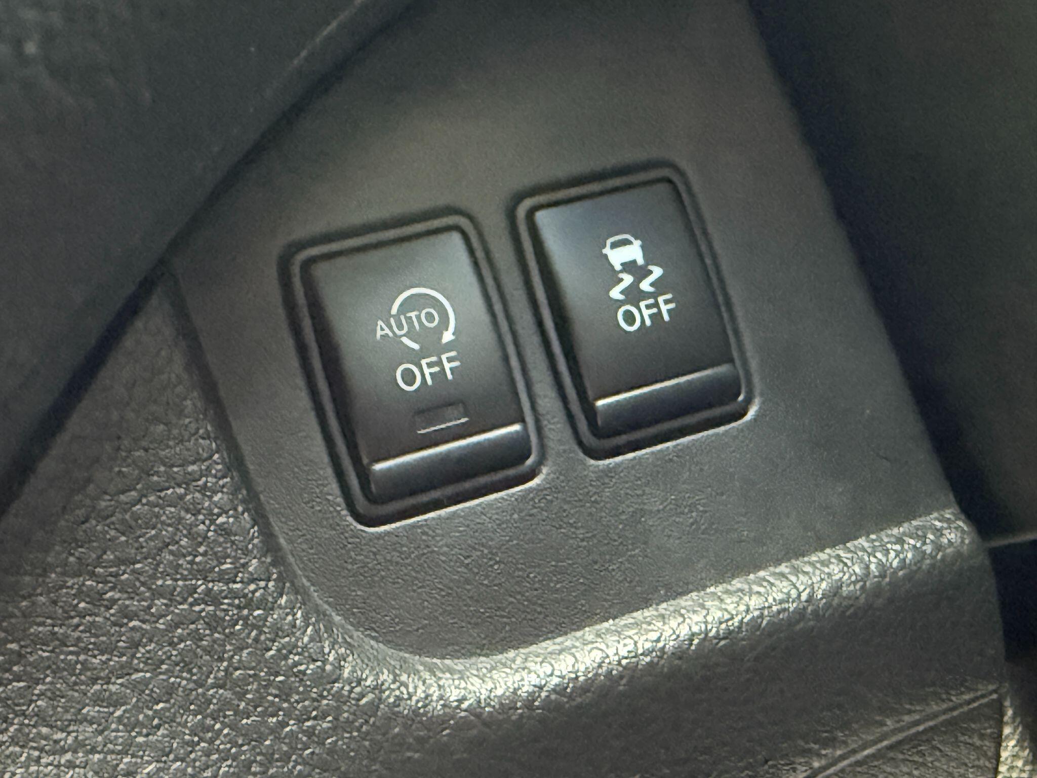 Nissan Serena - Image 62