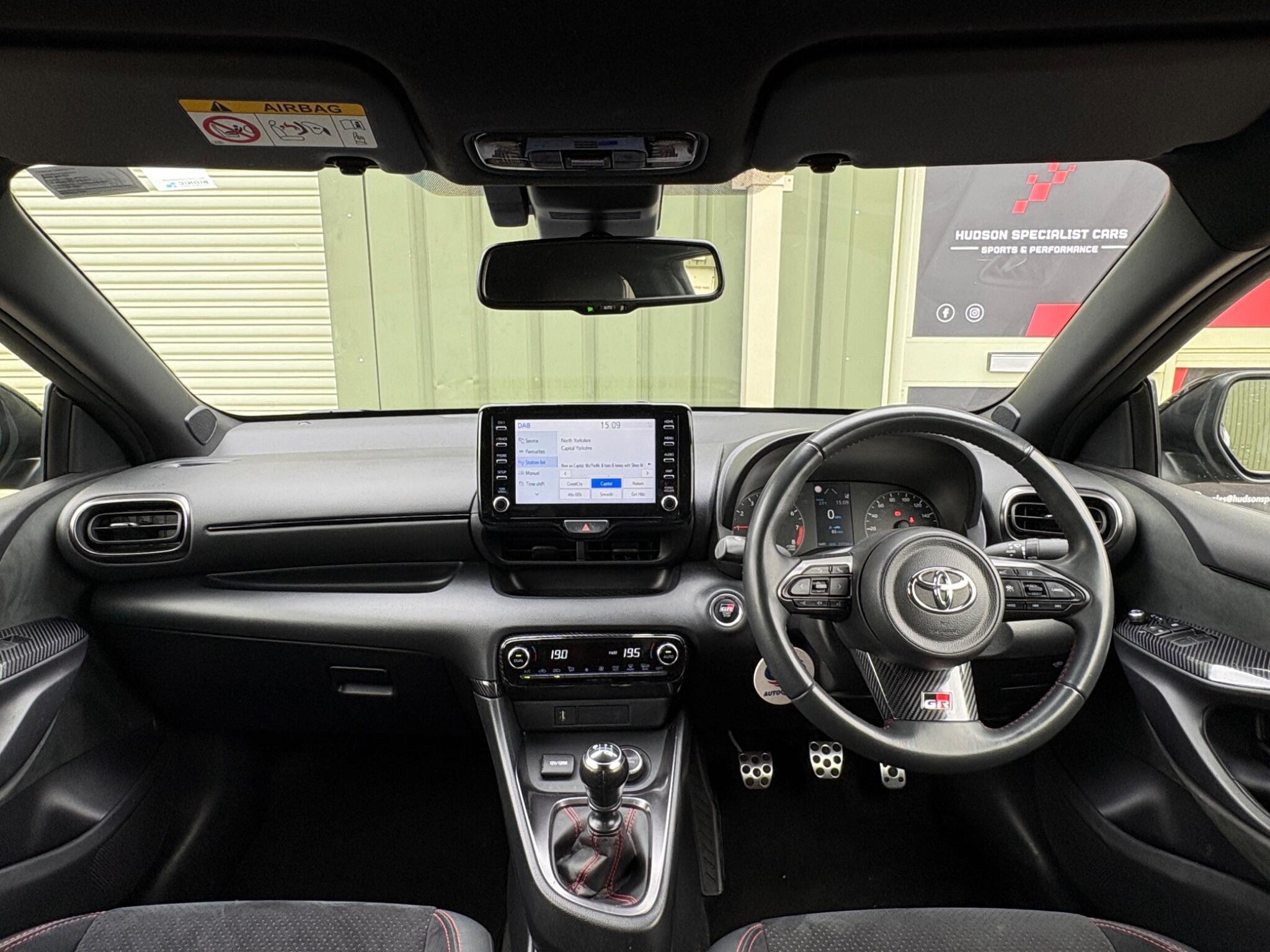Toyota Yaris - Image 13