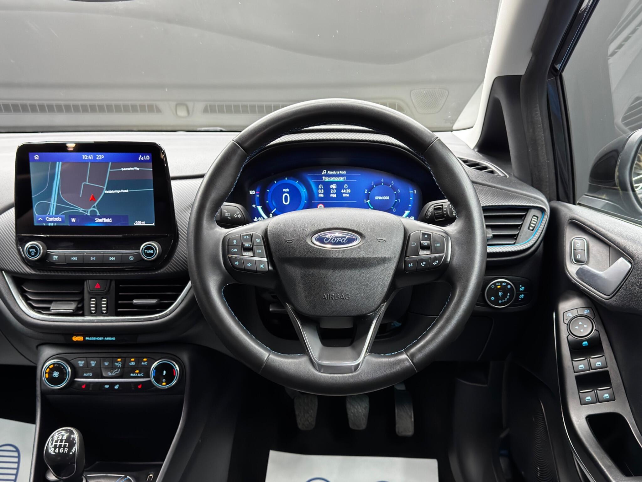Ford Fiesta - Image 18