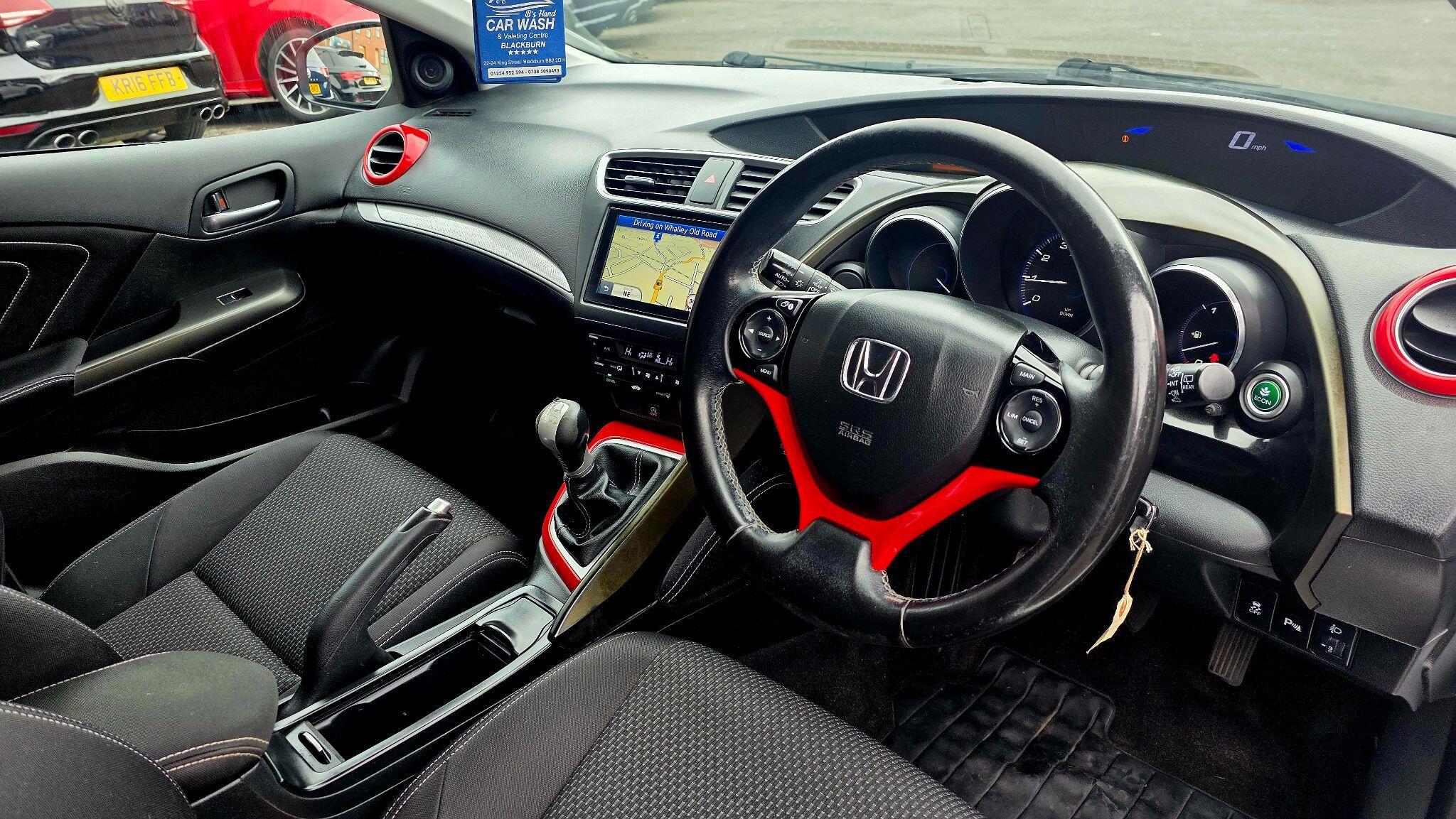 Honda Civic - Image 12