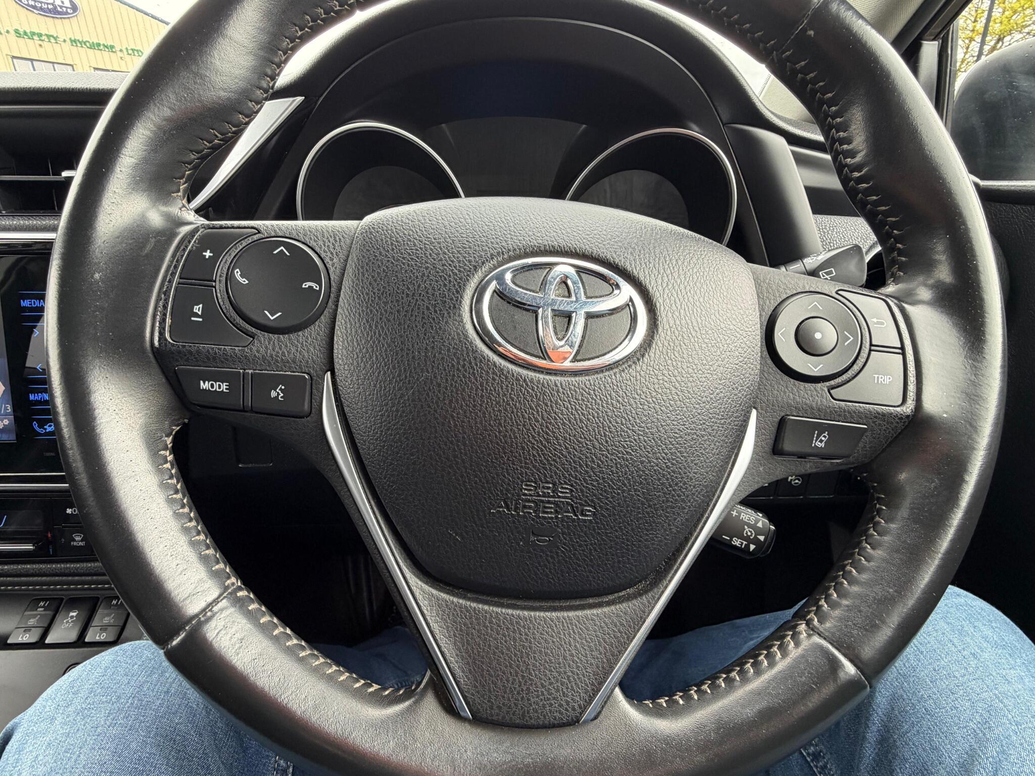 Toyota Auris - Image 28