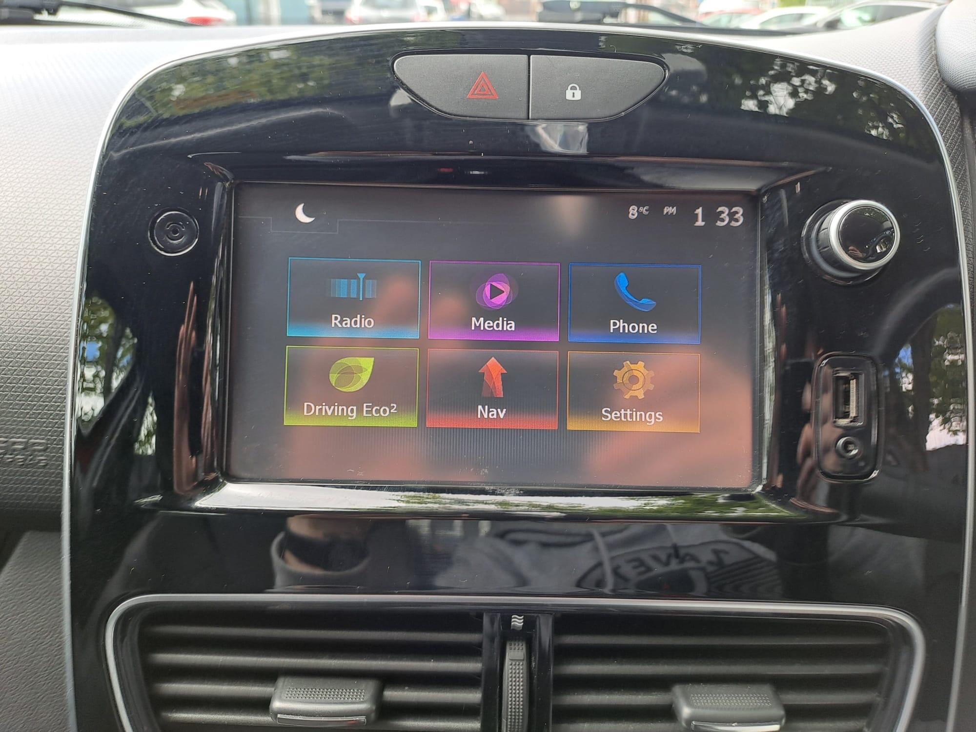 Renault Clio - Image 70