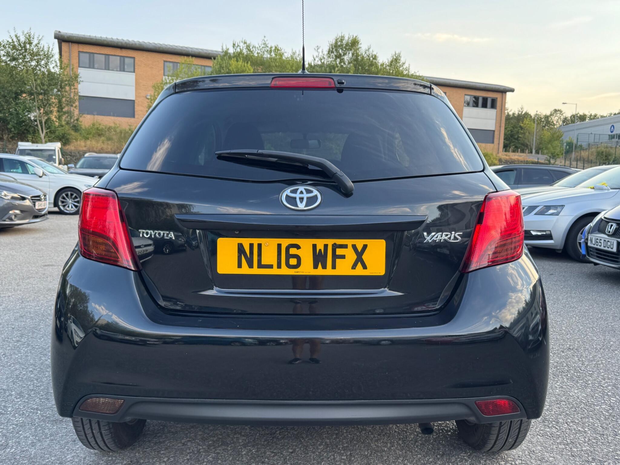 Toyota Yaris - Image 13