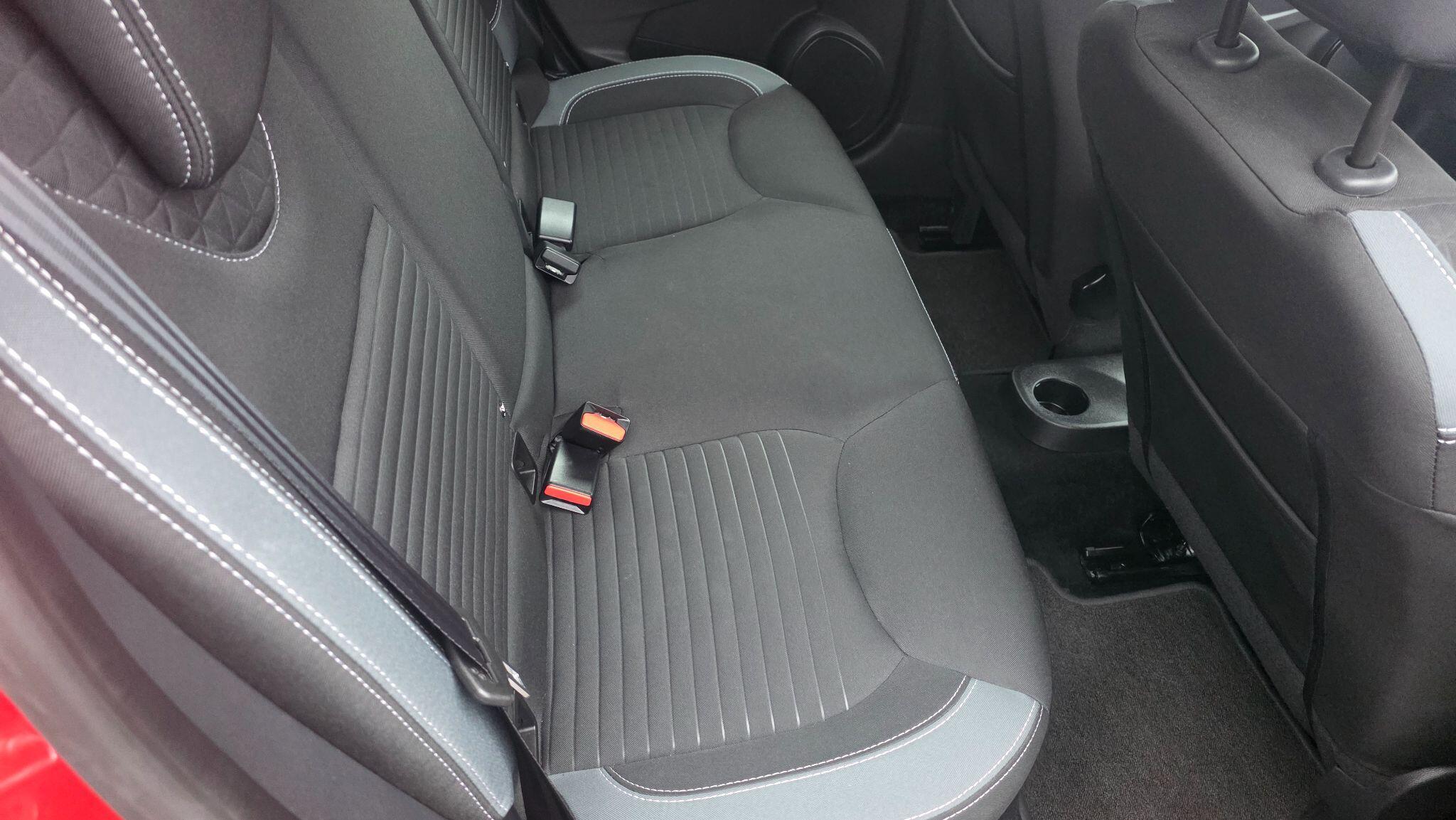 Renault Clio - Image 38