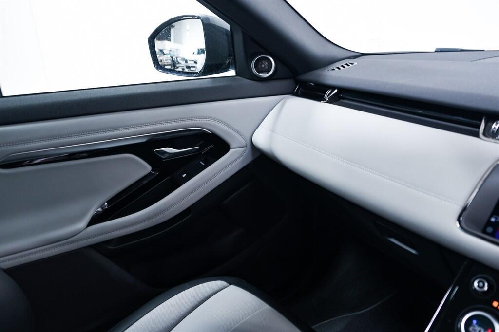Land Rover Range Rover Evoque - Image 18