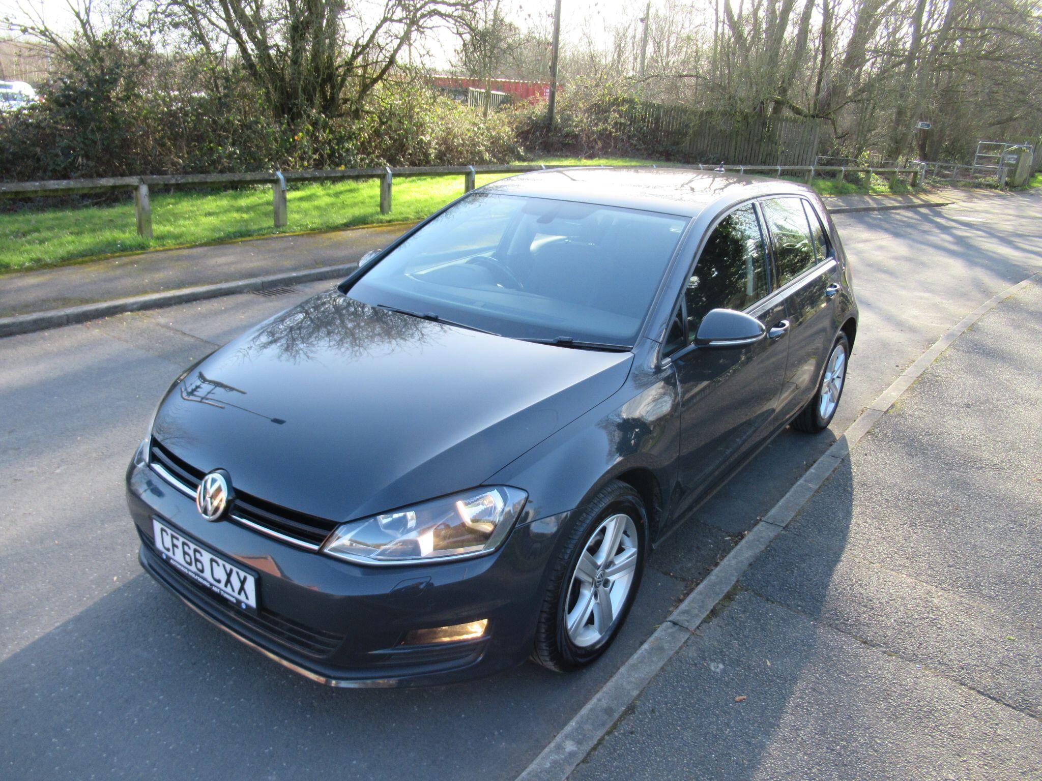 Volkswagen Golf - Image 12