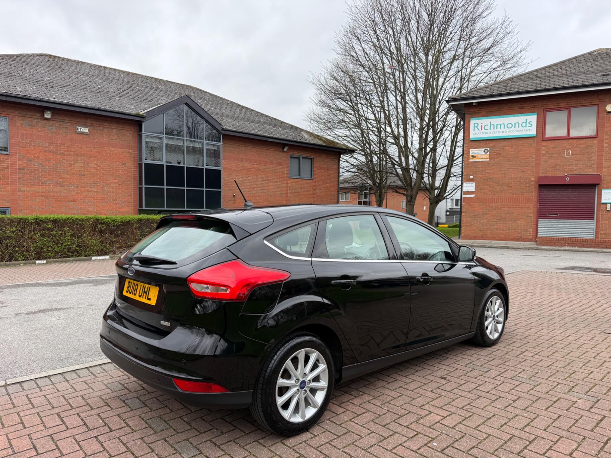 Ford Focus - Image 16