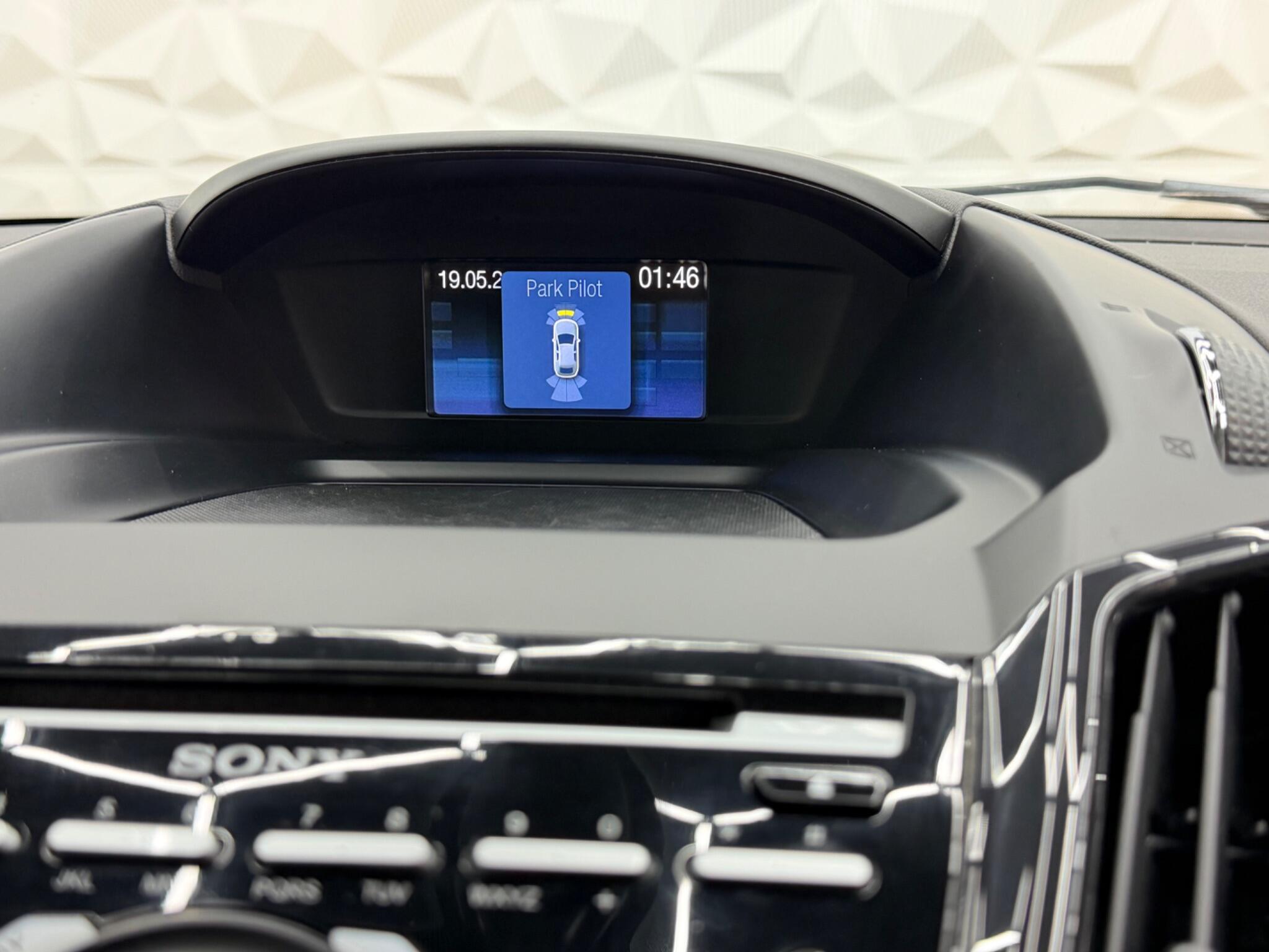 Ford Kuga - Image 25