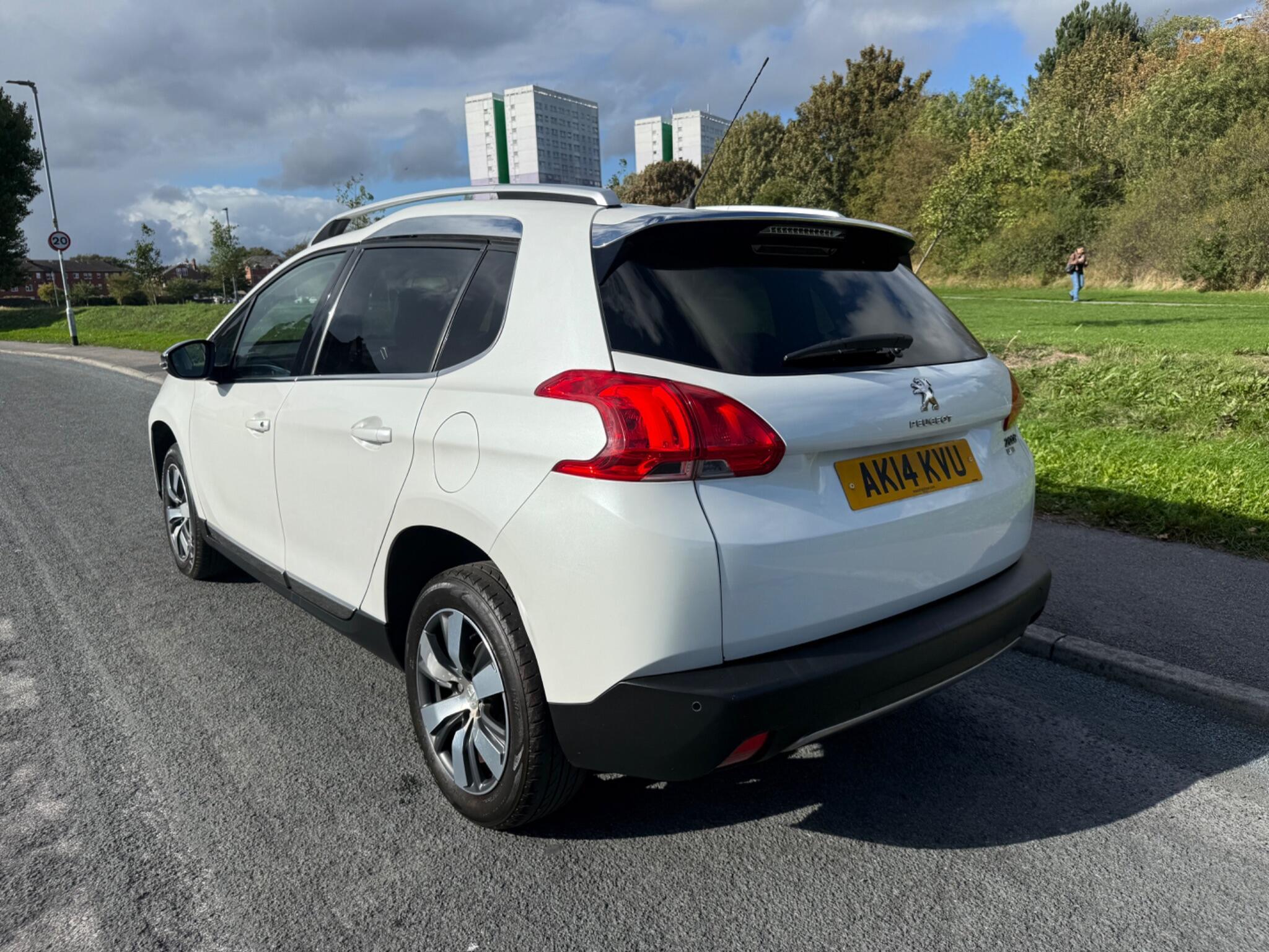 Peugeot 2008 - Image 4