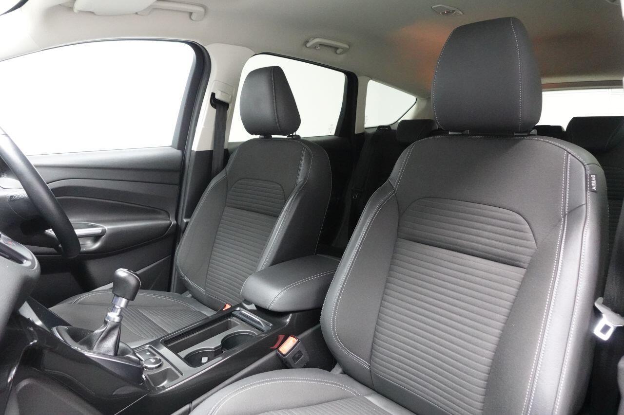 Ford Kuga - Image 18