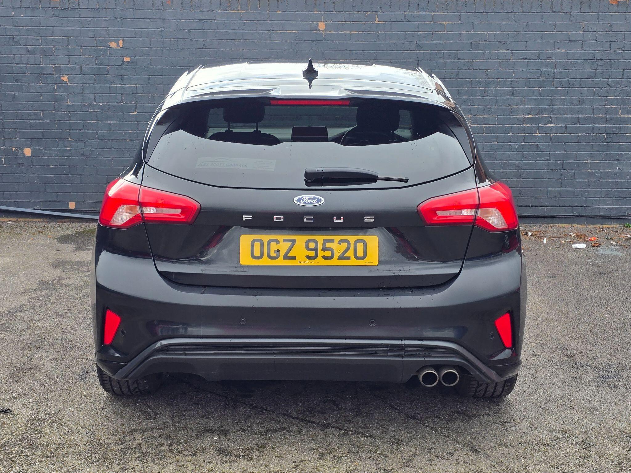 Ford Focus - Image 44