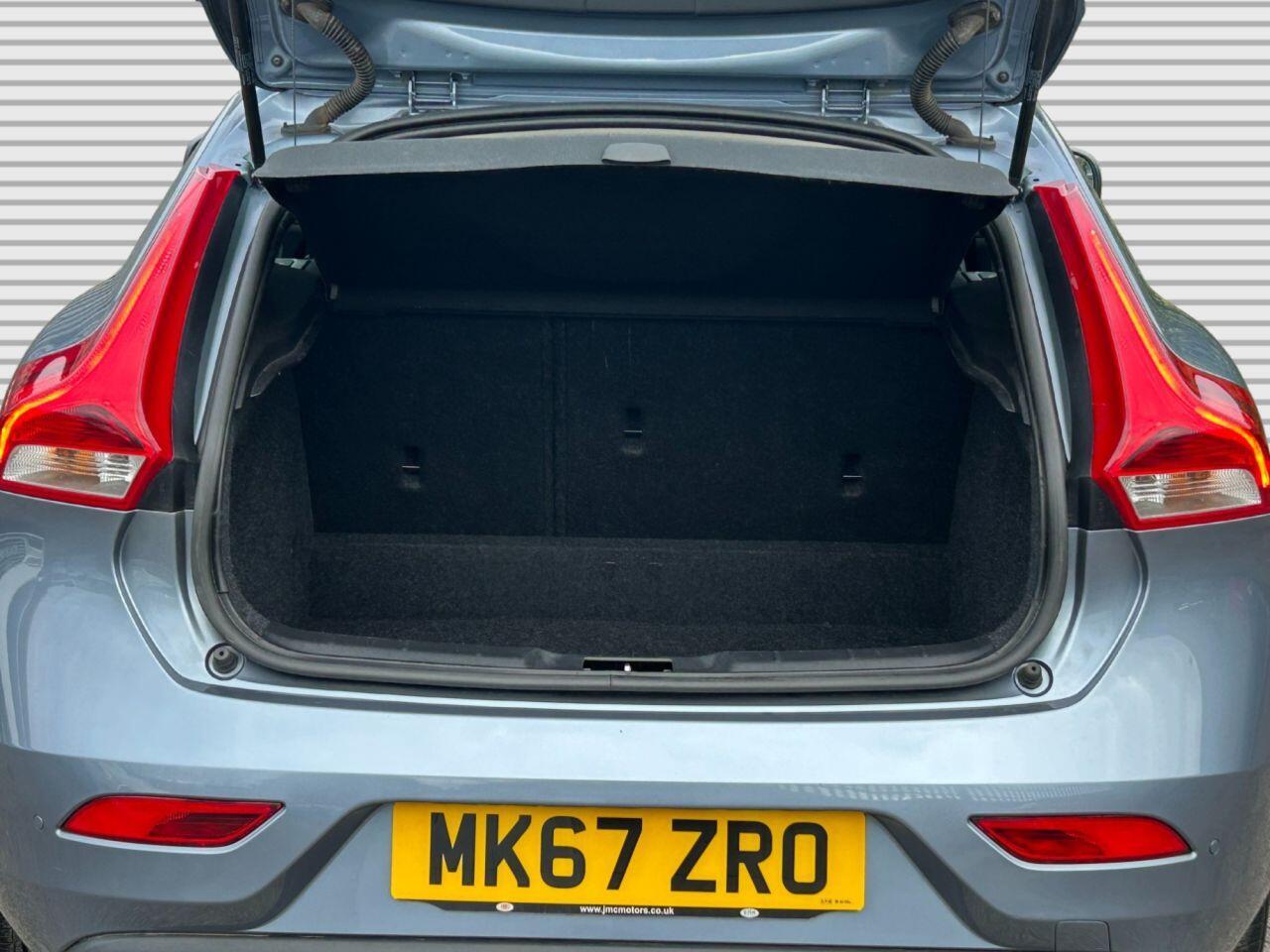 Volvo V40 - Image 24