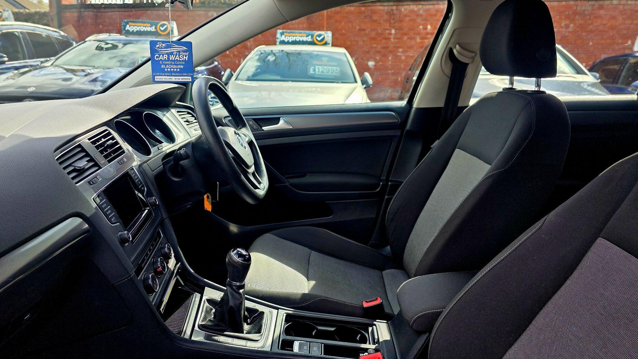 Volkswagen Golf - Image 14