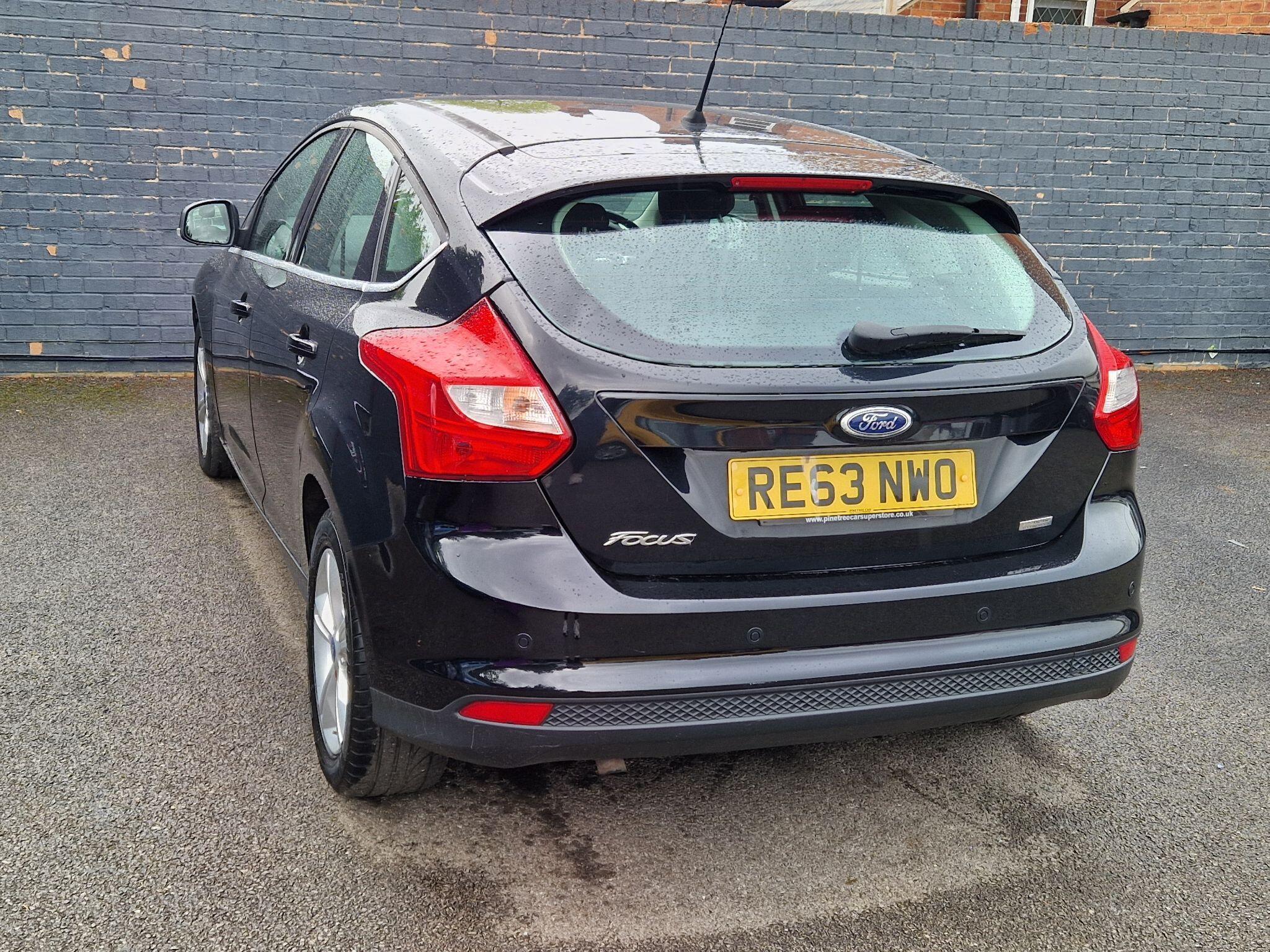 Ford Focus - Image 8