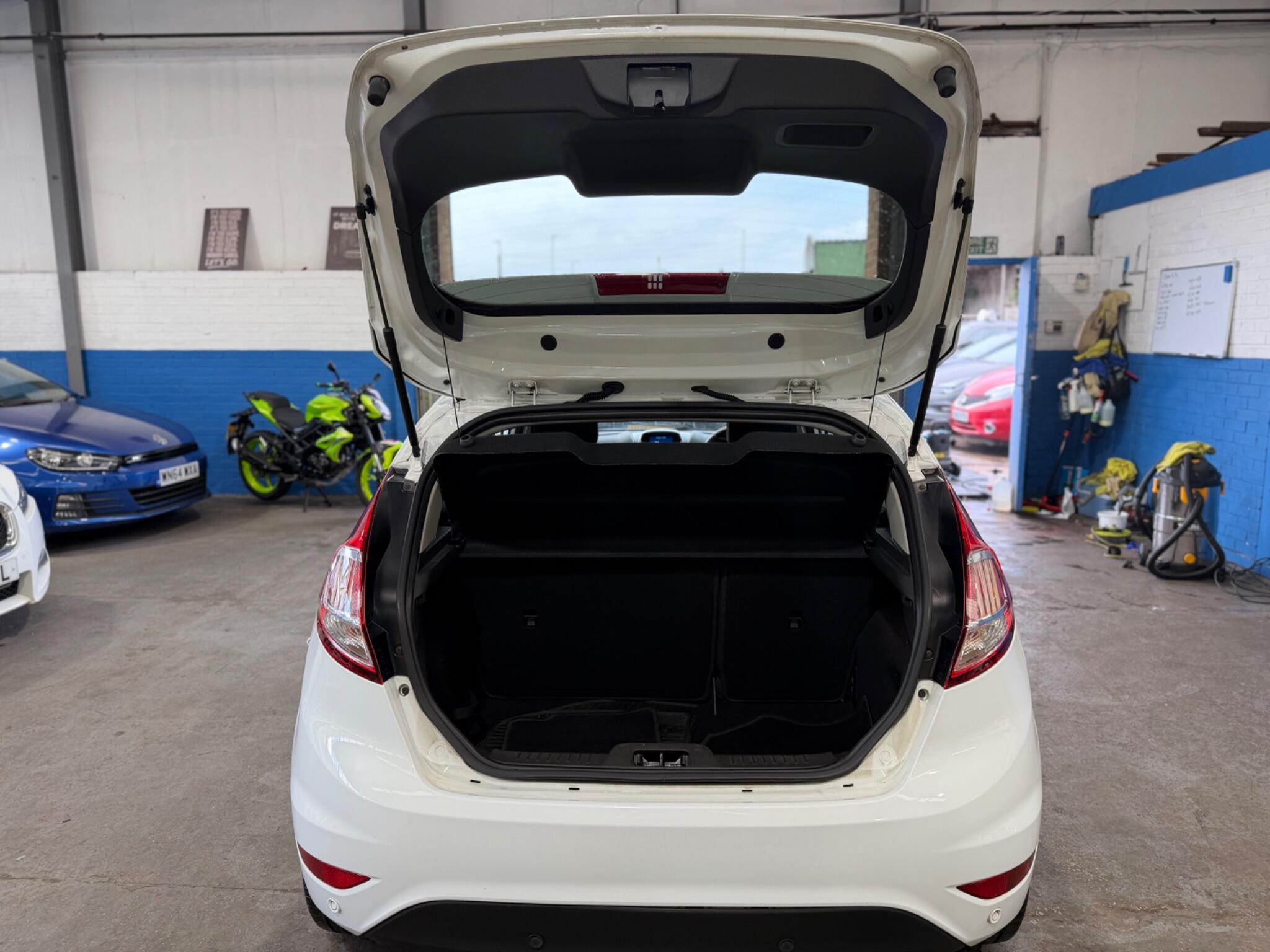 Ford Fiesta - Image 43