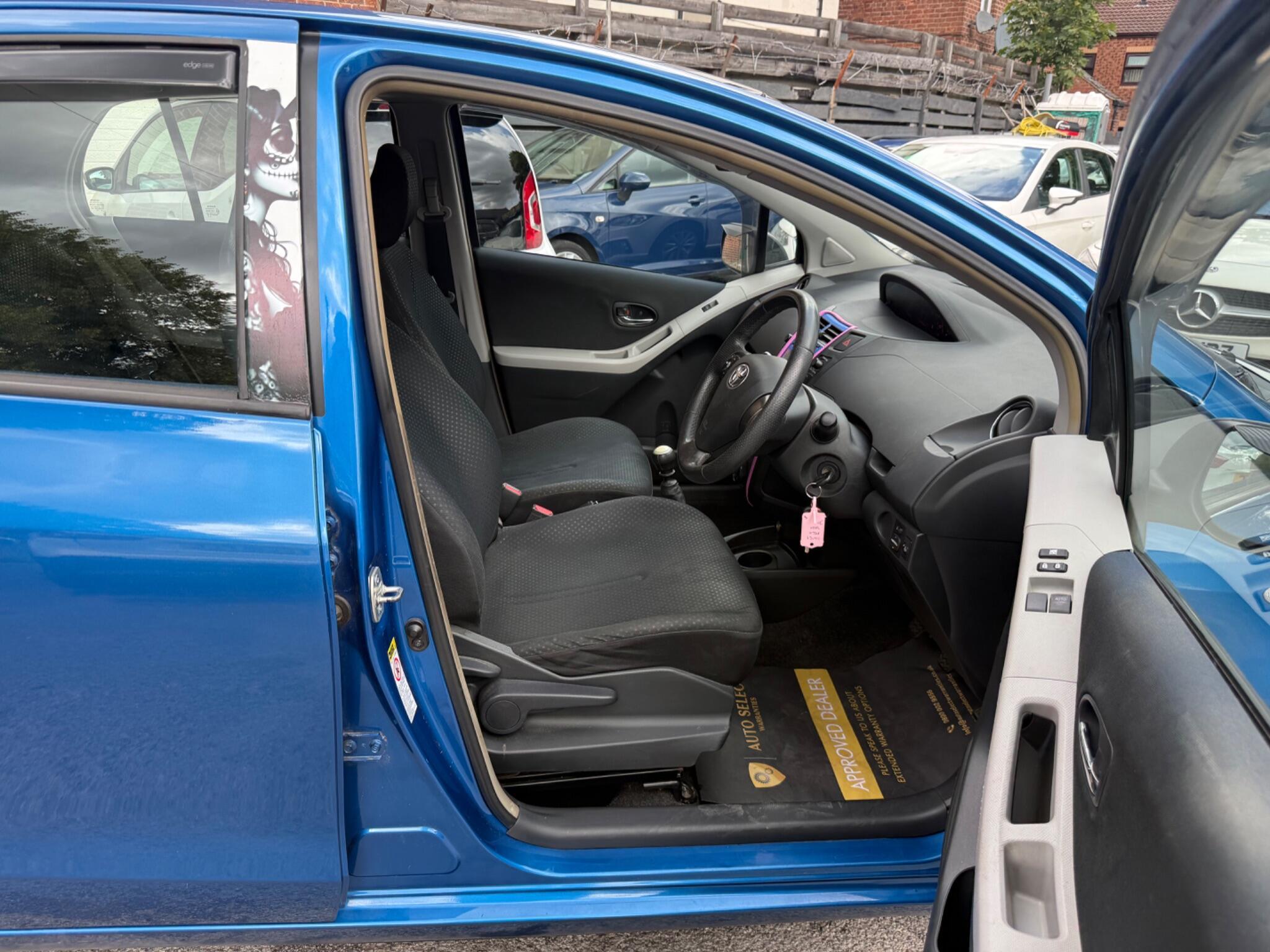 Toyota Yaris - Image 15