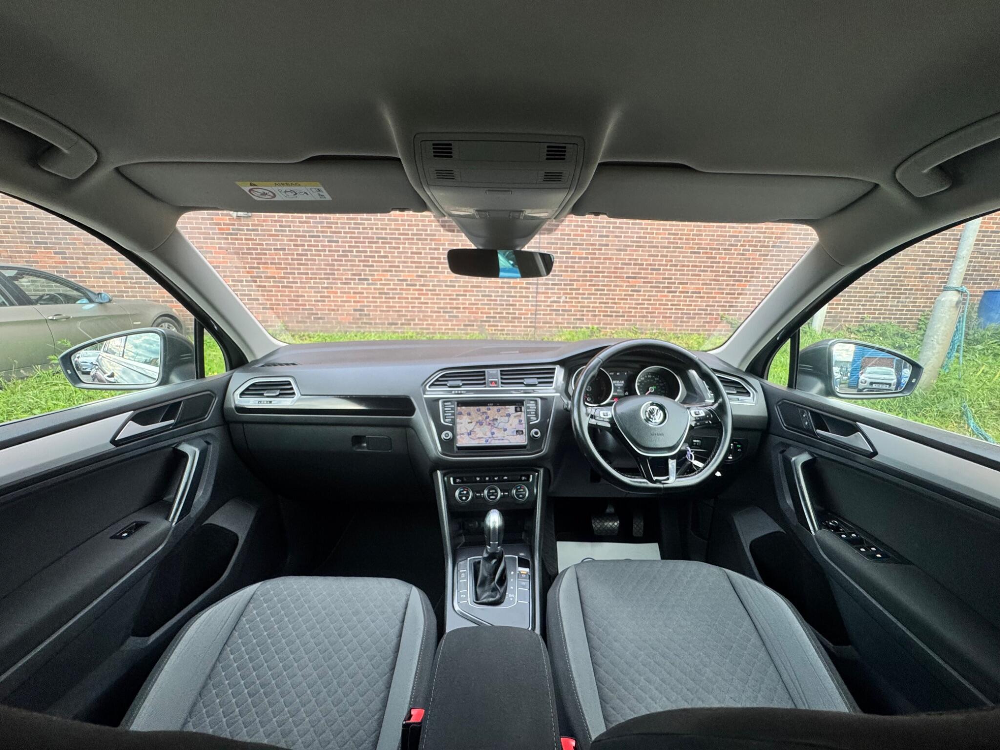 Volkswagen Tiguan - Image 3