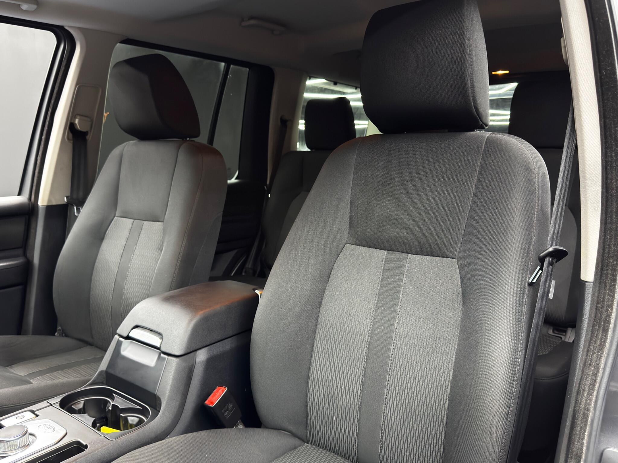 Land Rover DISCOVERY 4 - Image 13