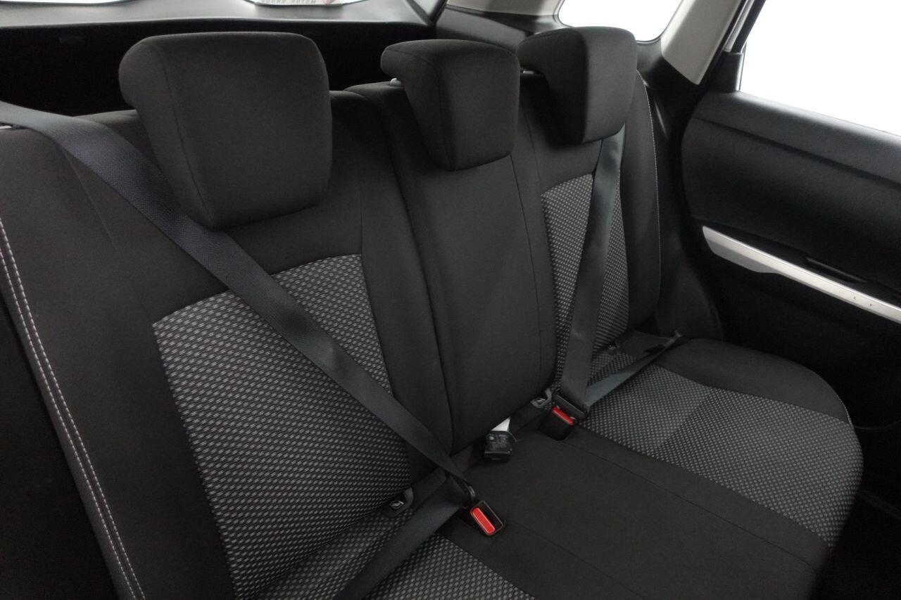 Suzuki Vitara - Image 18