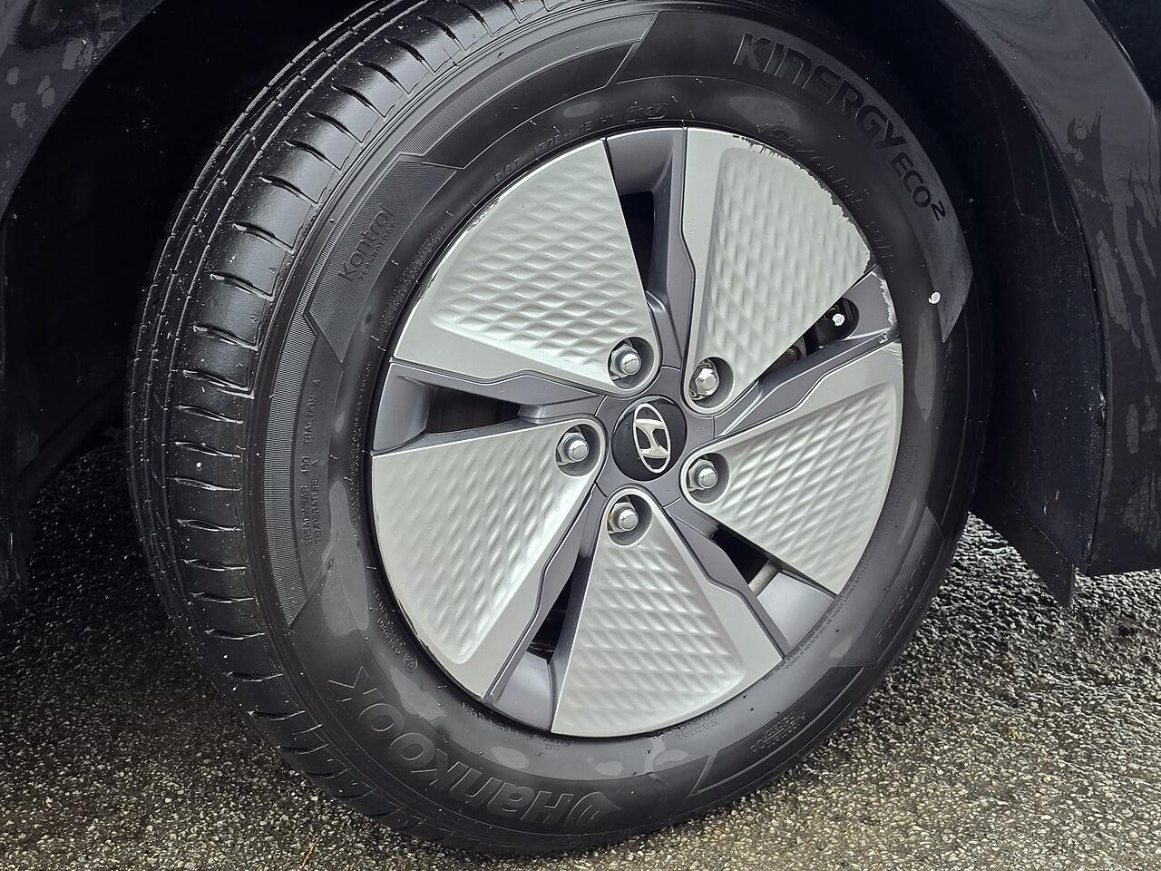 Hyundai Ioniq - Image 16